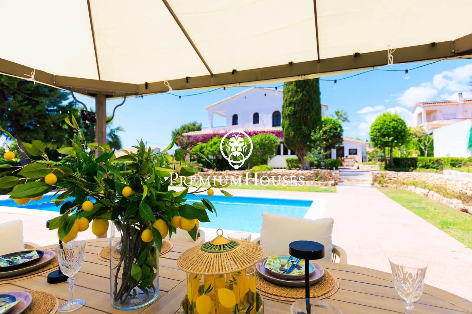3 bedroom Villa for rent in Cunit with pool garage - € 4,020 (Ref: 9108925)