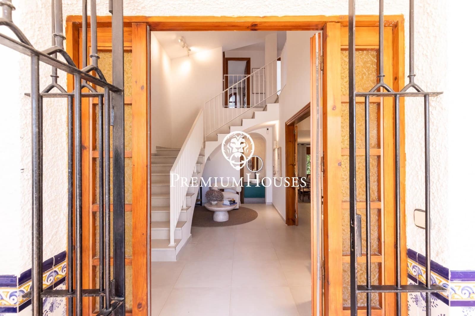 3 bedroom Villa for rent in Cunit with pool garage - € 4,020 (Ref: 9108925)