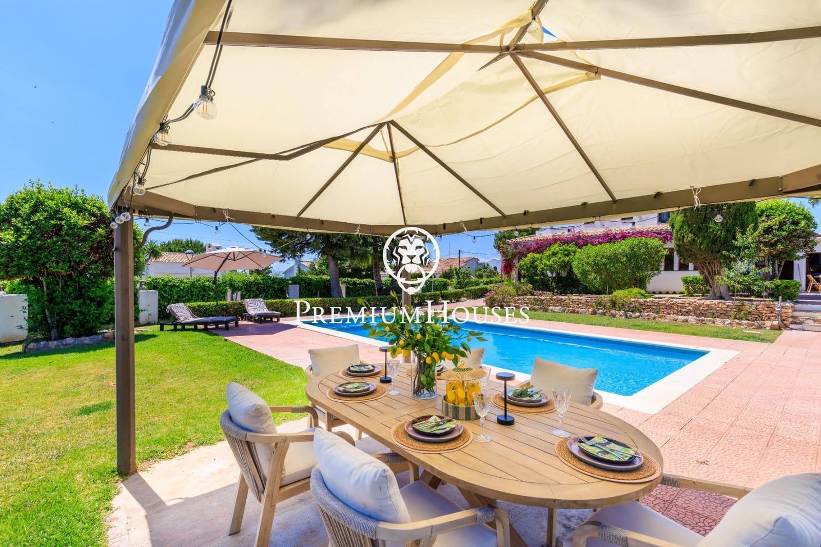3 bedroom Villa for rent in Cunit with pool garage - € 4,020 (Ref: 9108925)