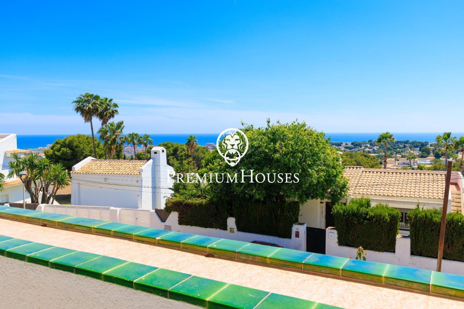 3 bedroom Villa for rent in Cunit with pool garage - € 4,020 (Ref: 9108925)