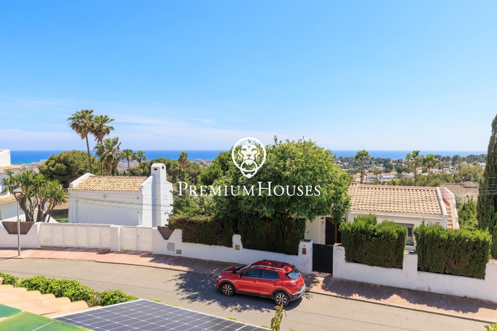 3 bedroom Villa for rent in Cunit with pool garage - € 4,020 (Ref: 9108925)