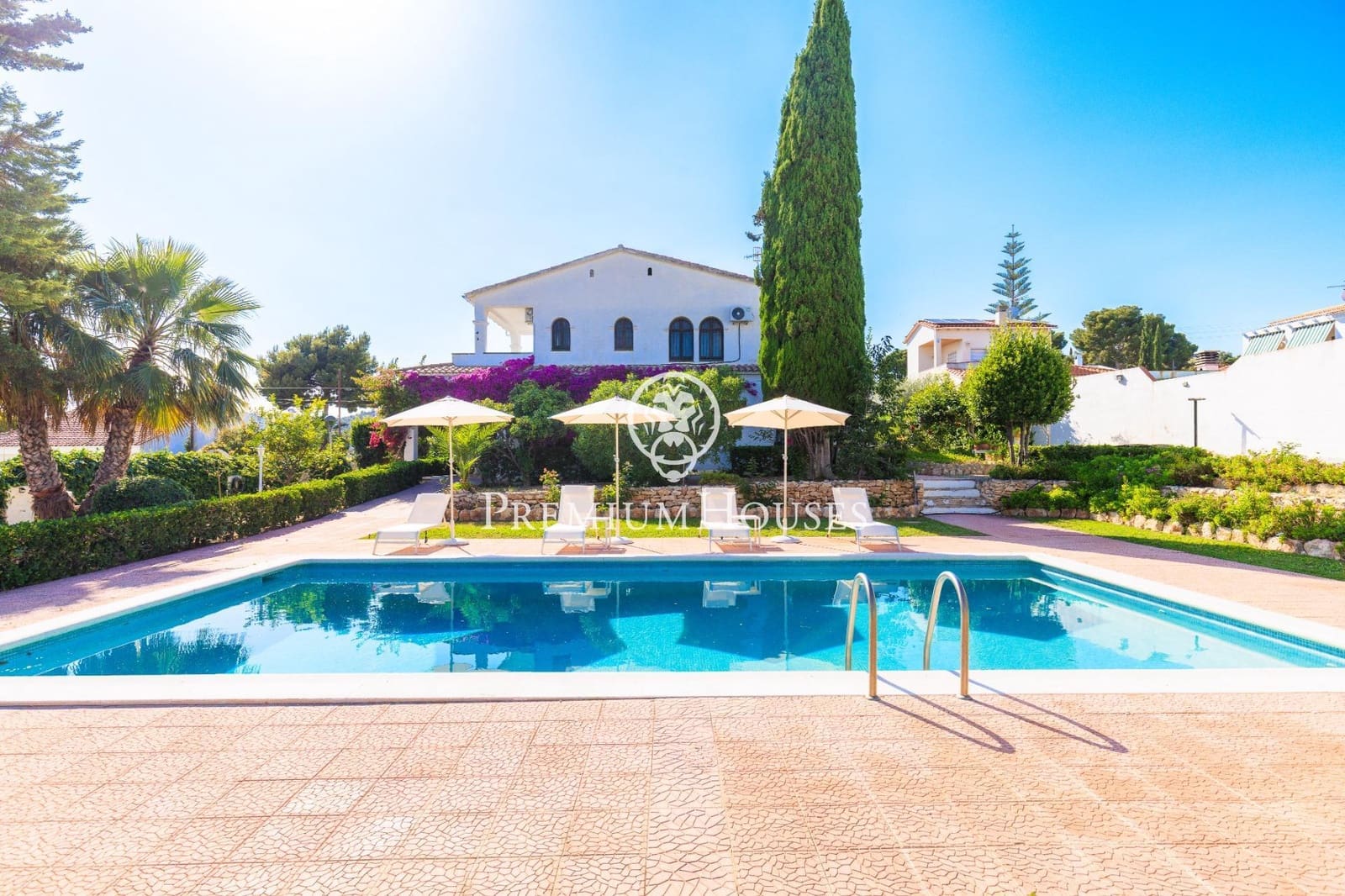 3 bedroom Villa for rent in Cunit with pool garage - € 4,020 (Ref: 9108925)