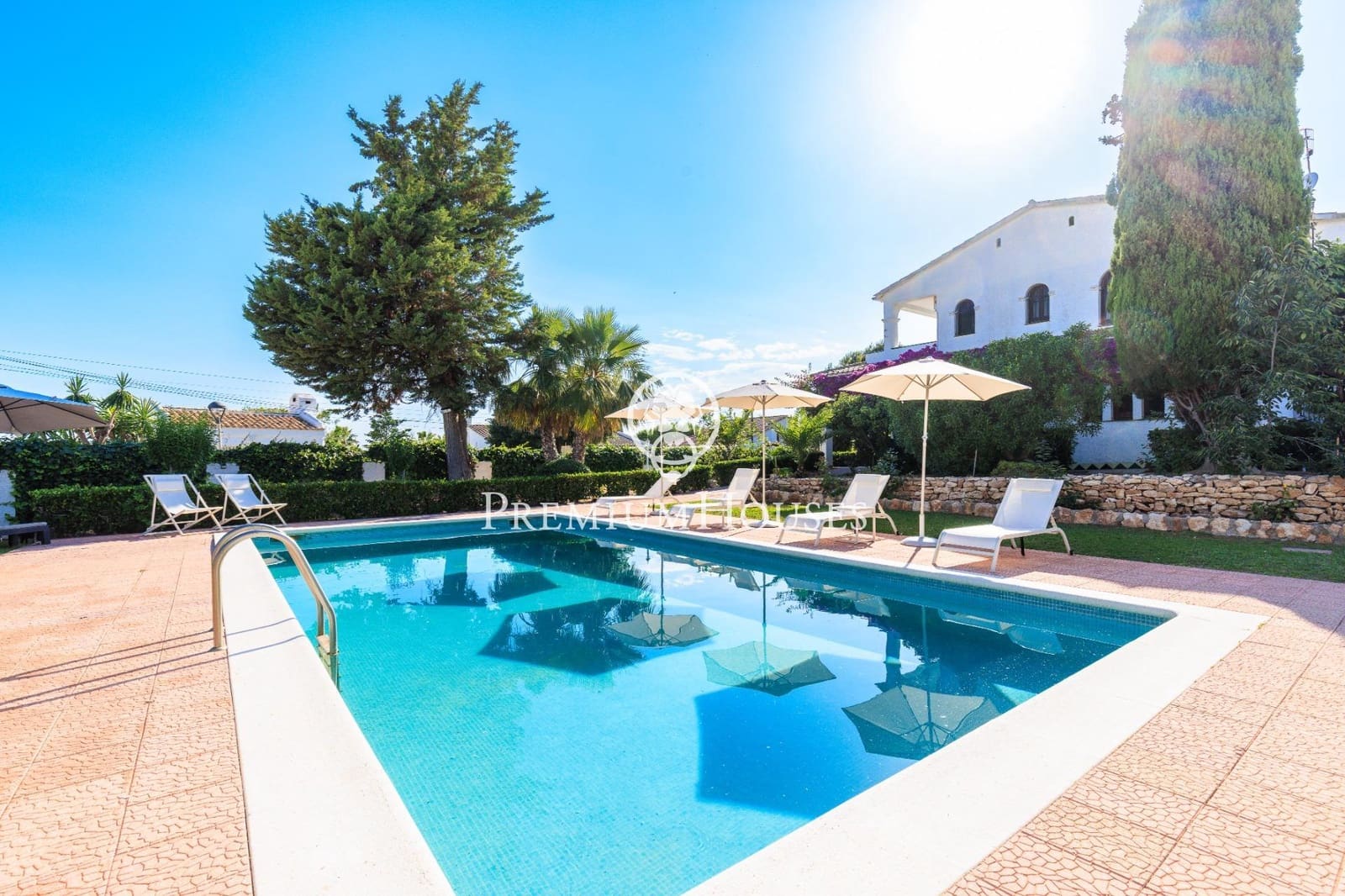 3 bedroom Villa for rent in Cunit with pool garage - € 4,020 (Ref: 9108925)