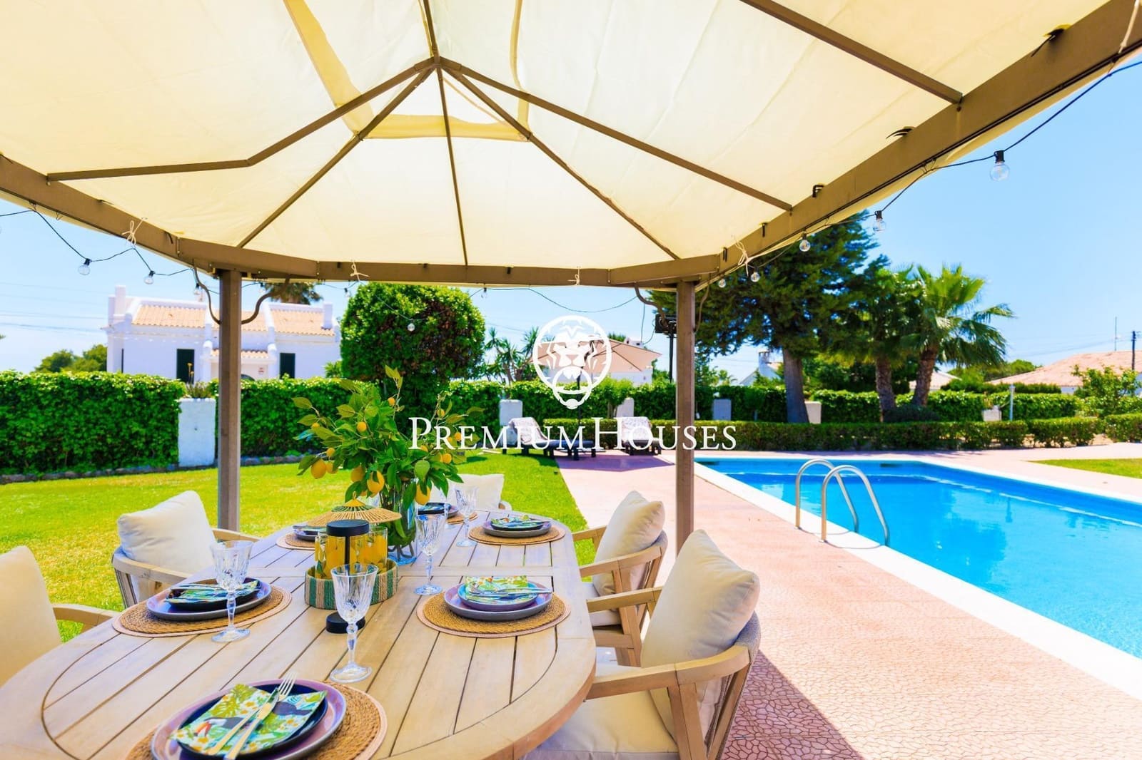 3 bedroom Villa for rent in Cunit with pool garage - € 4,020 (Ref: 9108925)