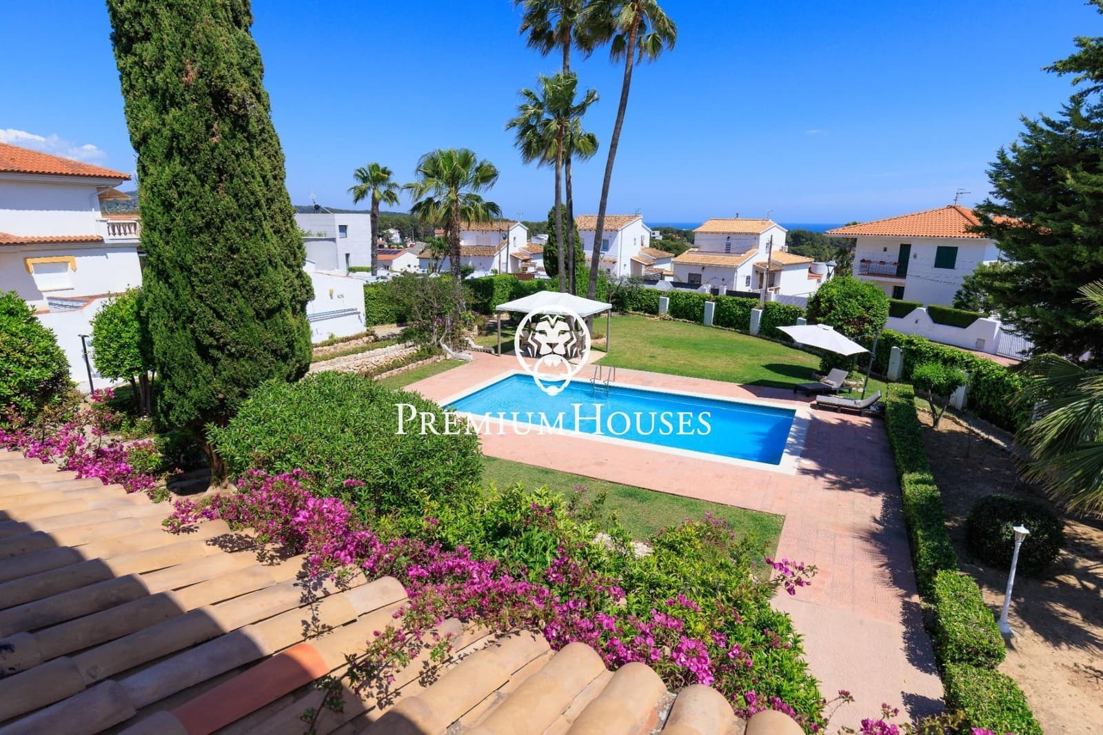 3 bedroom Villa for rent in Cunit with pool garage - € 4,020 (Ref: 9108925)