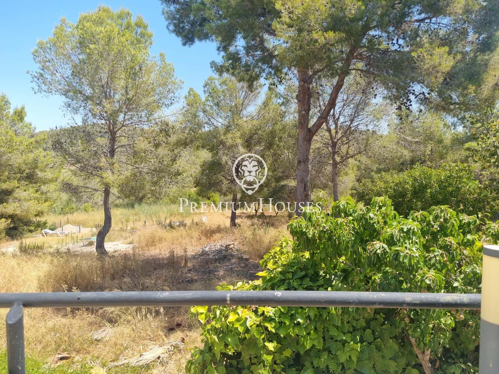 Grunde uden byggetilladelser til salg i Sant Pere de Ribes - € 160.000 (Ref: 9116309)