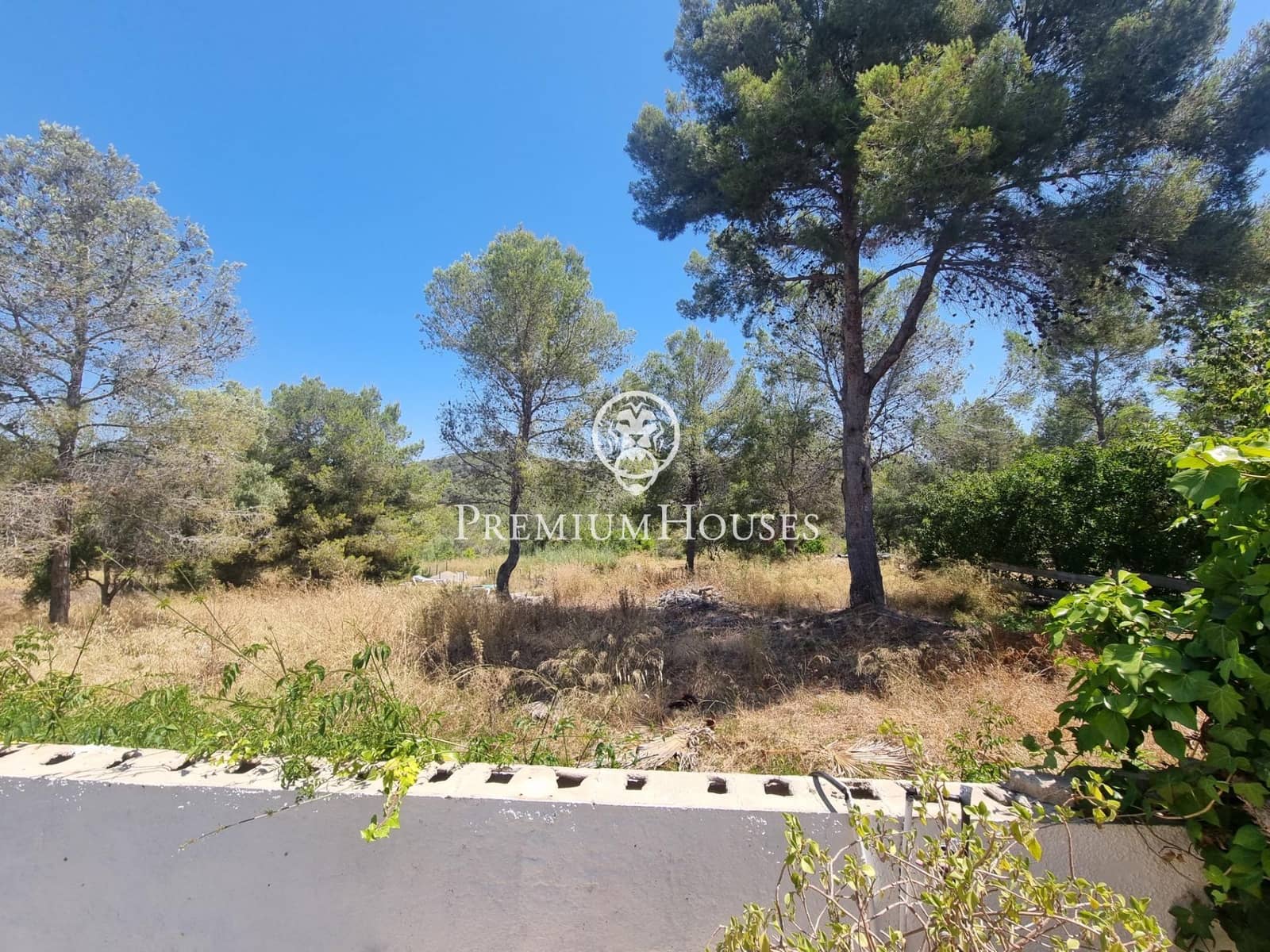 Grunde uden byggetilladelser til salg i Sant Pere de Ribes - € 160.000 (Ref: 9116309)