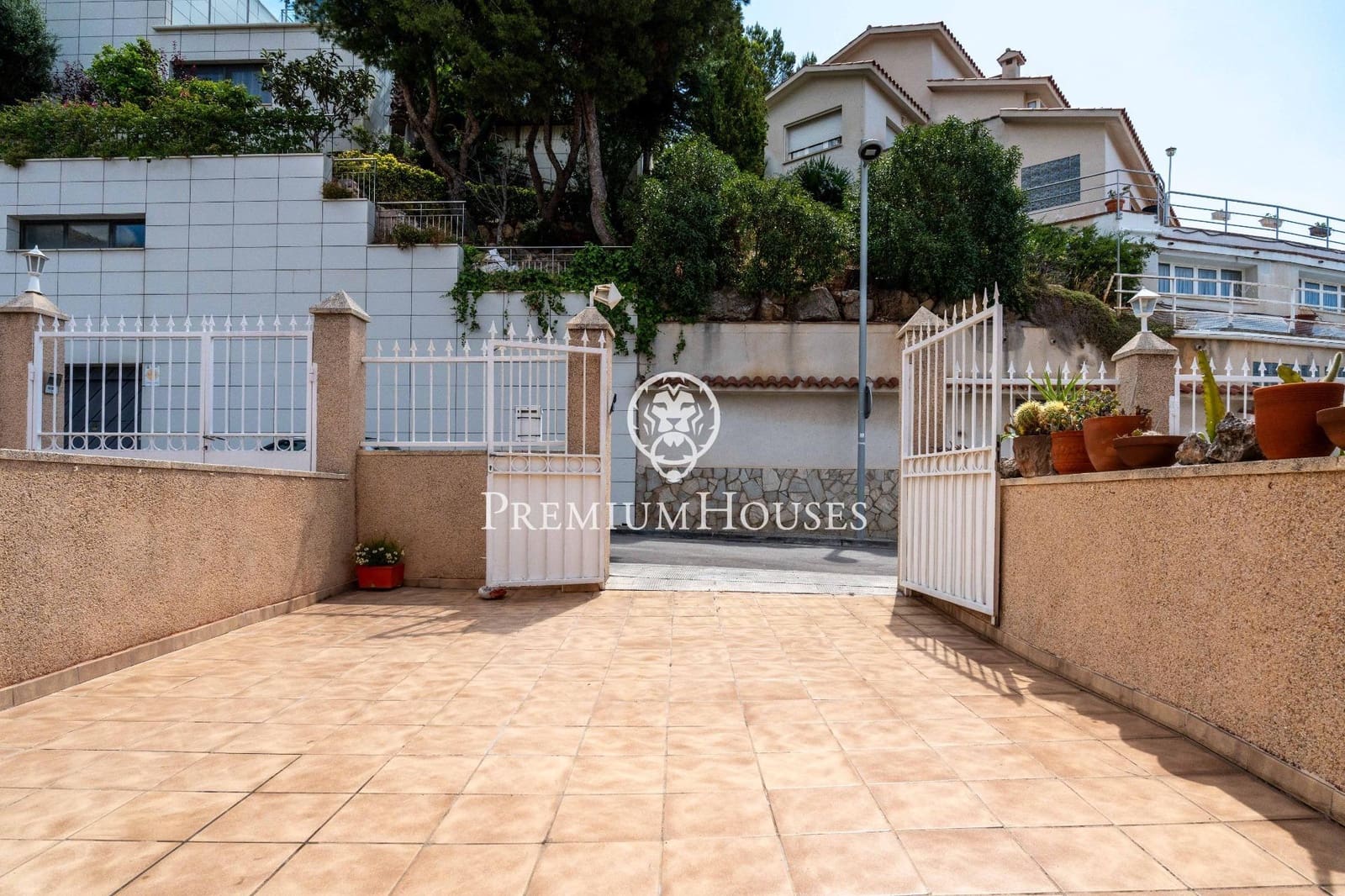 4 slaapkamer Rijtjeshuis te koop in Les Botigues de Sitges met zwembad garage - € 495.000 (Ref: 9145718)