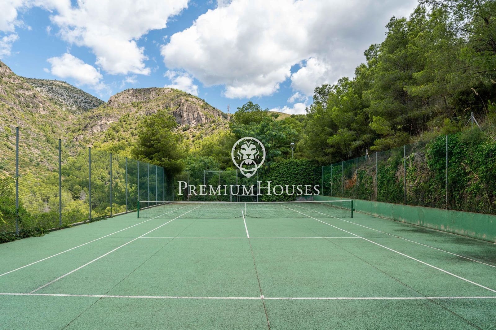 4 slaapkamer Rijtjeshuis te koop in Les Botigues de Sitges met zwembad garage - € 495.000 (Ref: 9145718)