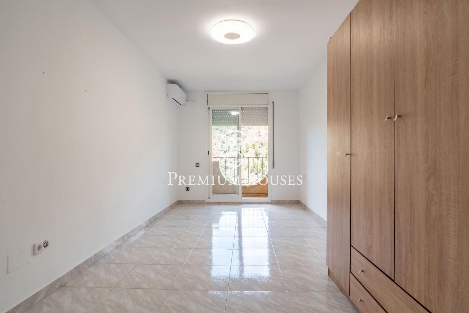 4 slaapkamer Rijtjeshuis te koop in Les Botigues de Sitges met zwembad garage - € 495.000 (Ref: 9145718)