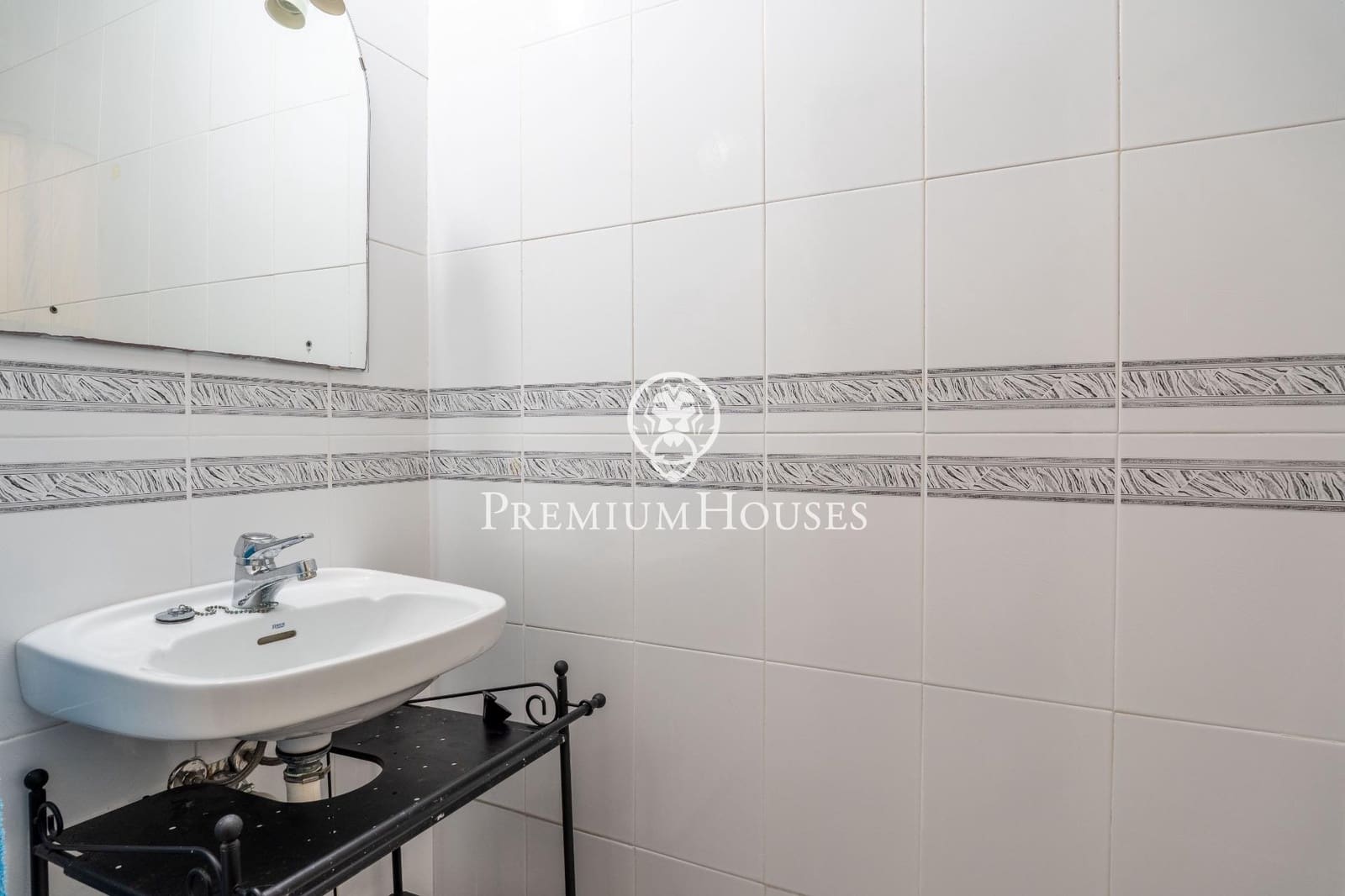 4 slaapkamer Rijtjeshuis te koop in Les Botigues de Sitges met zwembad garage - € 495.000 (Ref: 9145718)