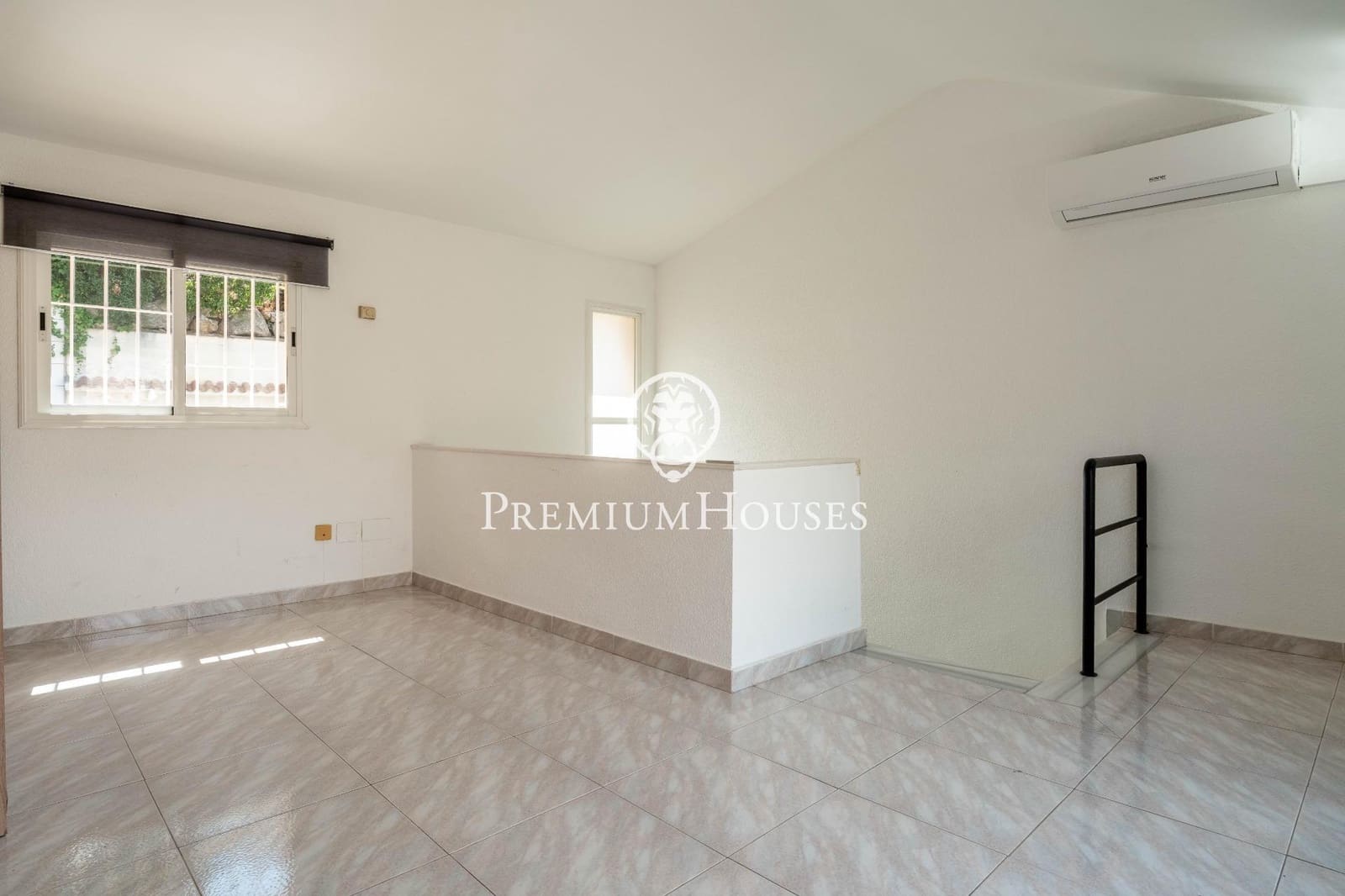 4 slaapkamer Rijtjeshuis te koop in Les Botigues de Sitges met zwembad garage - € 495.000 (Ref: 9145718)