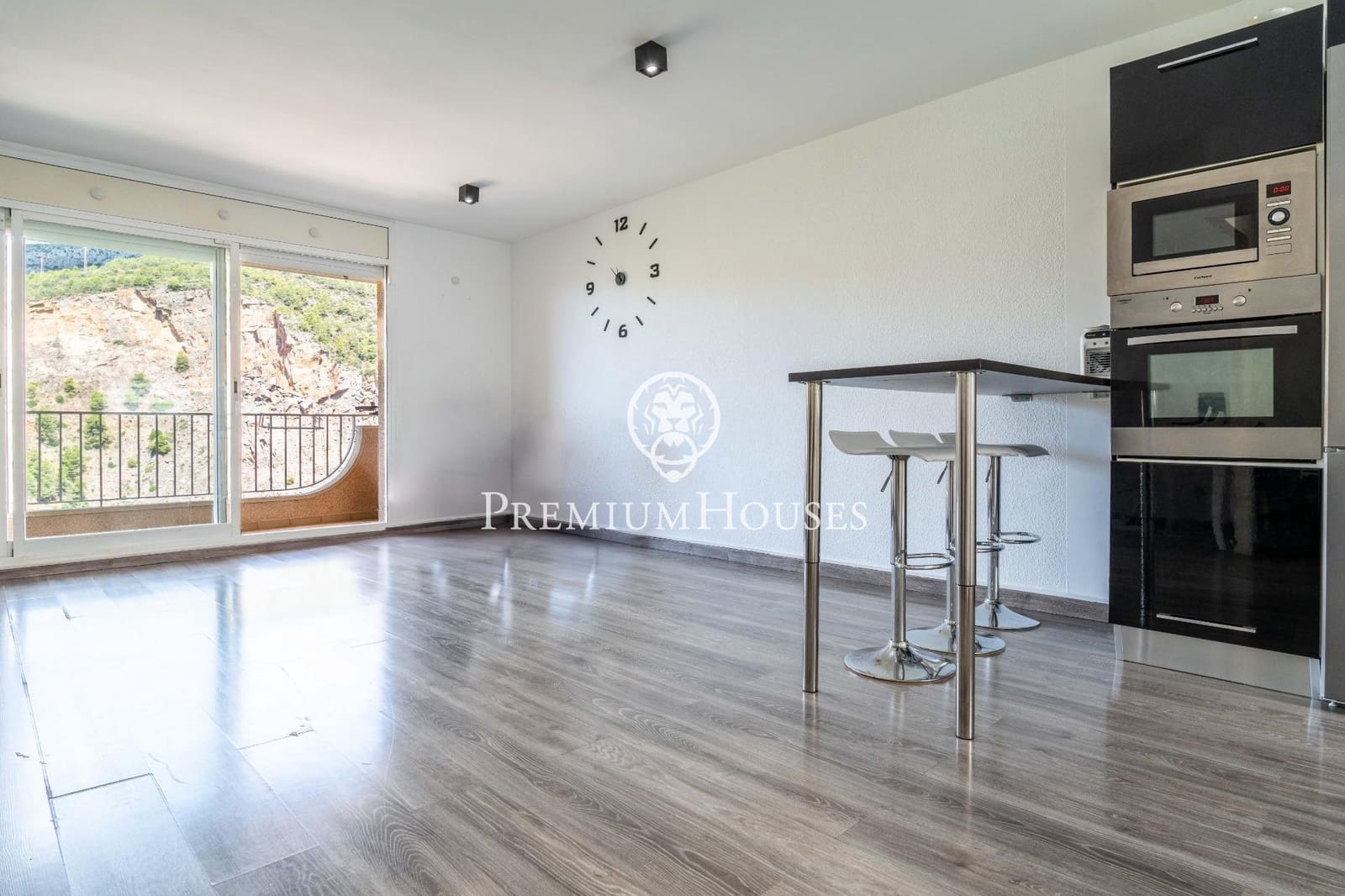 4 slaapkamer Rijtjeshuis te koop in Les Botigues de Sitges met zwembad garage - € 495.000 (Ref: 9145718)