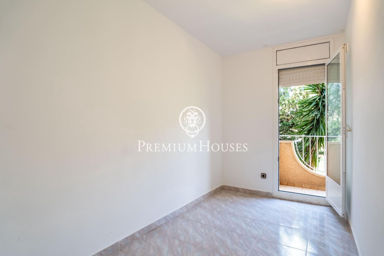 4 slaapkamer Rijtjeshuis te koop in Les Botigues de Sitges met zwembad garage - € 495.000 (Ref: 9145718)