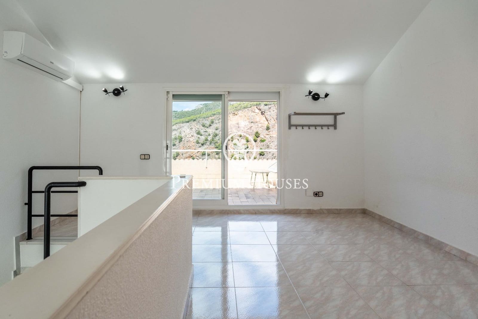 4 slaapkamer Rijtjeshuis te koop in Les Botigues de Sitges met zwembad garage - € 495.000 (Ref: 9145718)