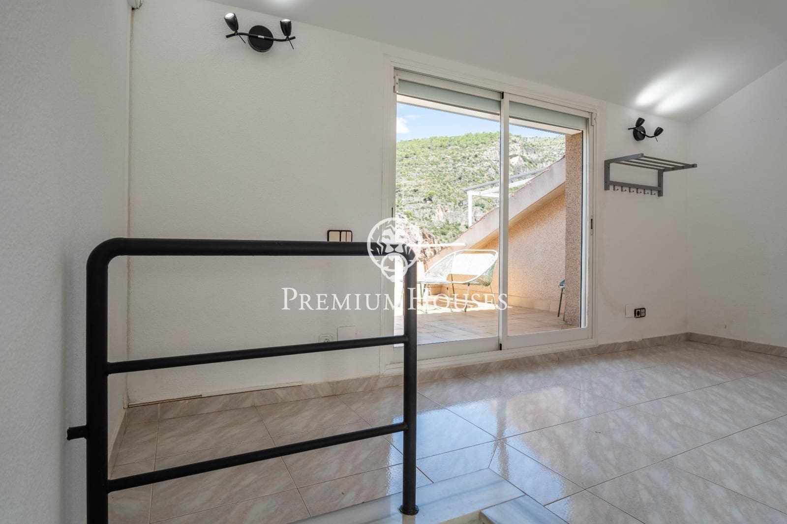 4 slaapkamer Rijtjeshuis te koop in Les Botigues de Sitges met zwembad garage - € 495.000 (Ref: 9145718)