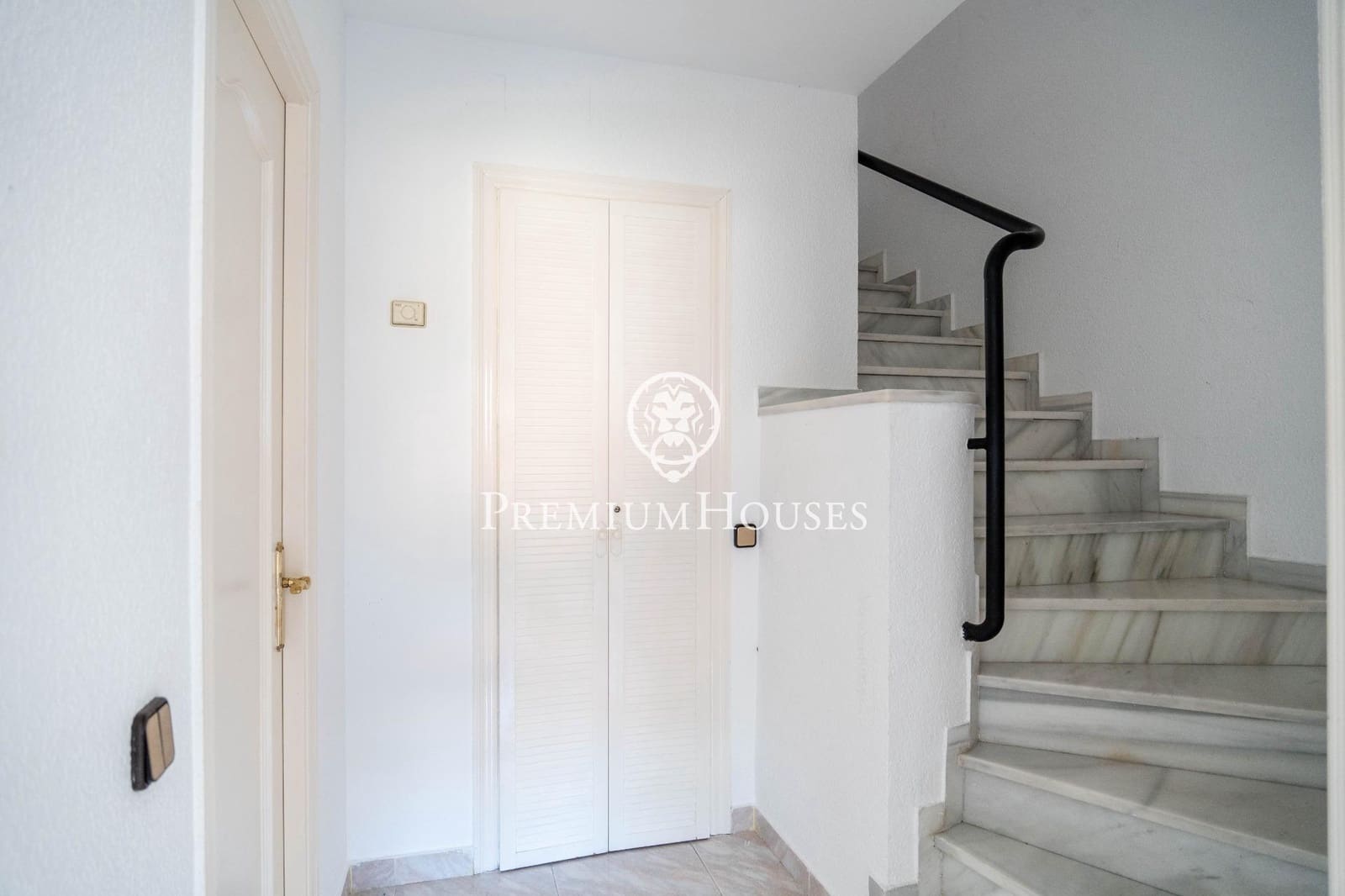 4 slaapkamer Rijtjeshuis te koop in Les Botigues de Sitges met zwembad garage - € 495.000 (Ref: 9145718)