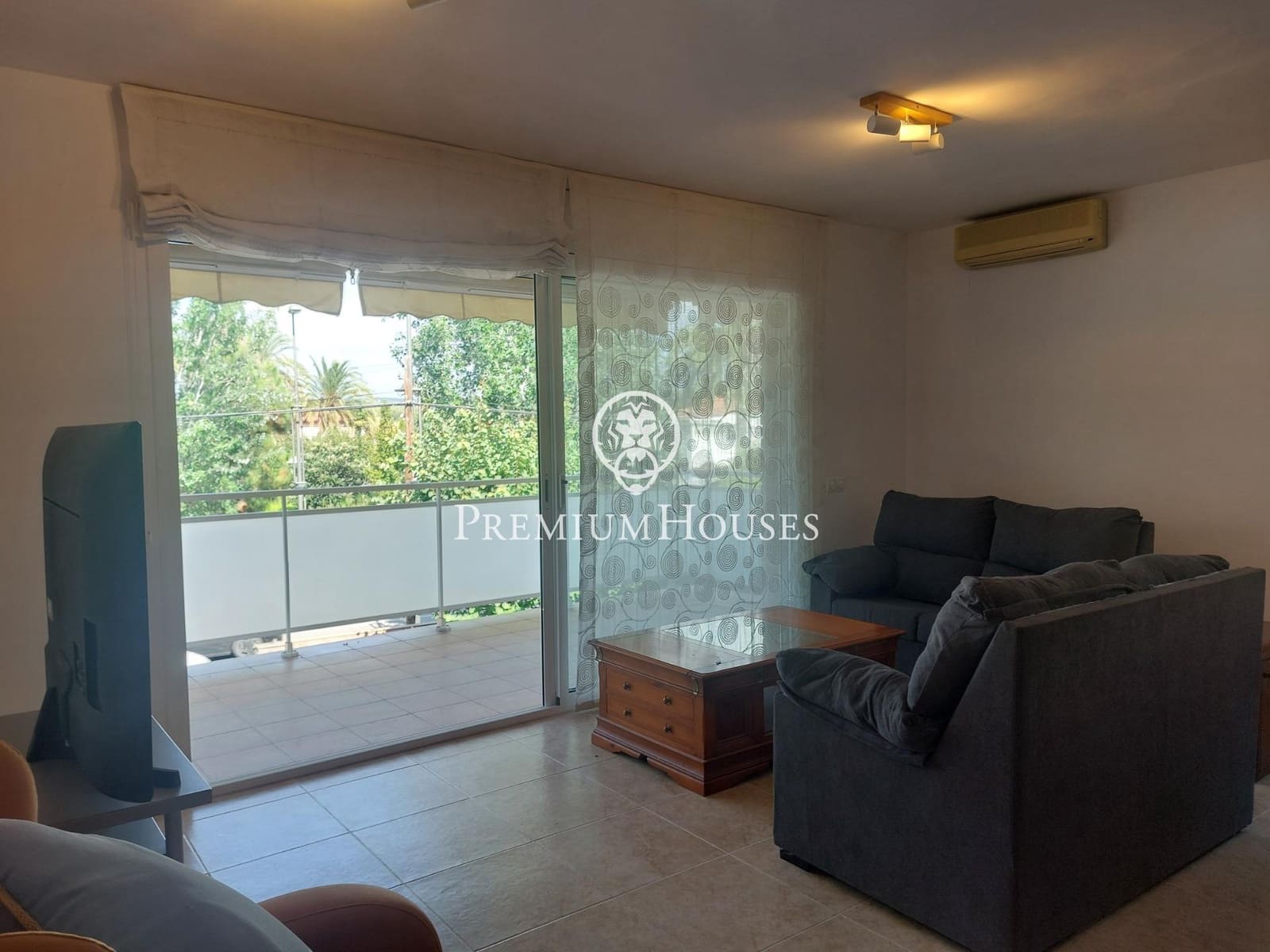 4 soveværelse Semi-Rækkehus til leje i Tarragona by med swimmingpool garage - € 2.900 (Ref: 9145720)