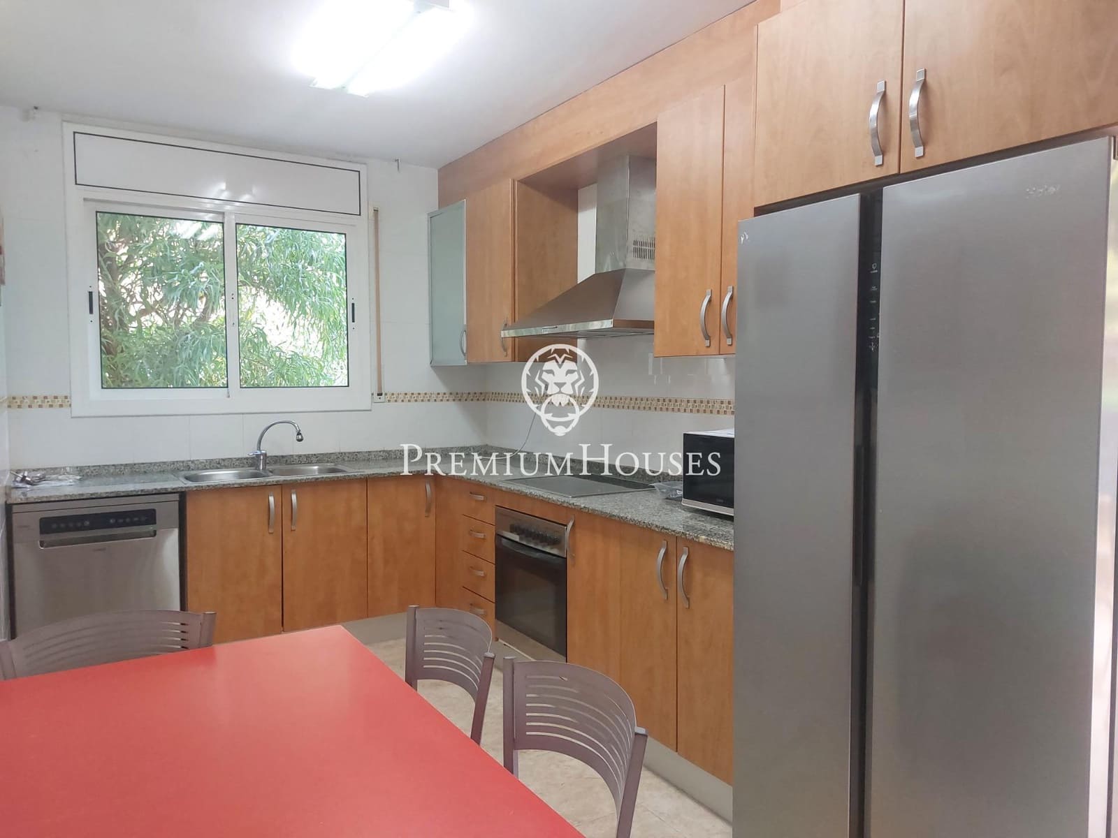 4 soveværelse Semi-Rækkehus til leje i Tarragona by med swimmingpool garage - € 2.900 (Ref: 9145720)