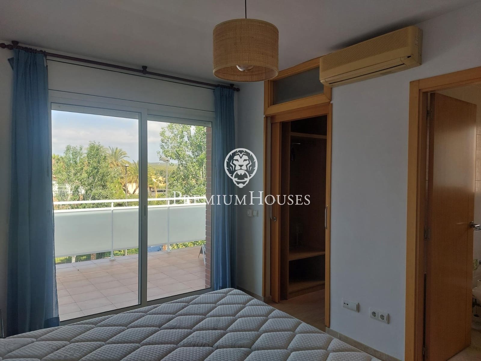 4 soveværelse Semi-Rækkehus til leje i Tarragona by med swimmingpool garage - € 2.900 (Ref: 9145720)