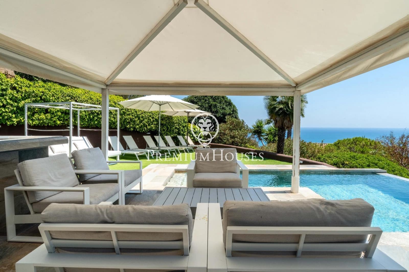 6 soveværelse Villa til salg i Sitges med swimmingpool garage - € 2.975.000 (Ref: 9152411)