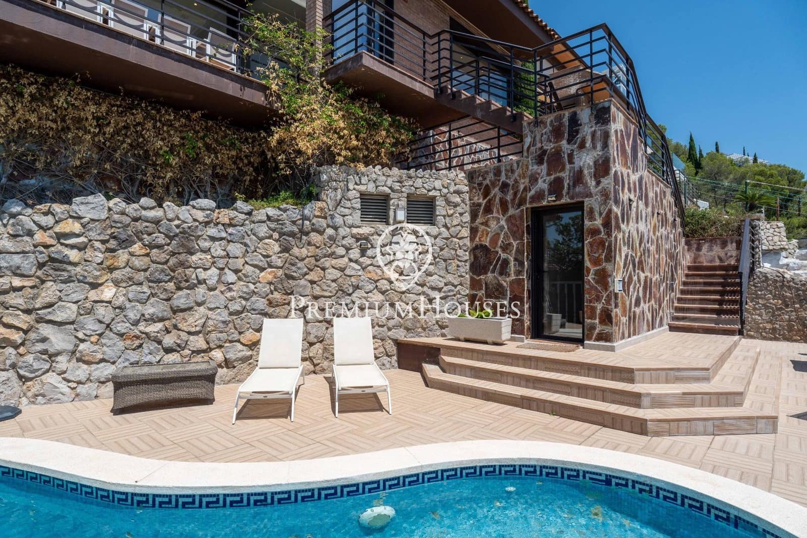 6 soveværelse Villa til salg i Sitges med swimmingpool garage - € 2.975.000 (Ref: 9152411)