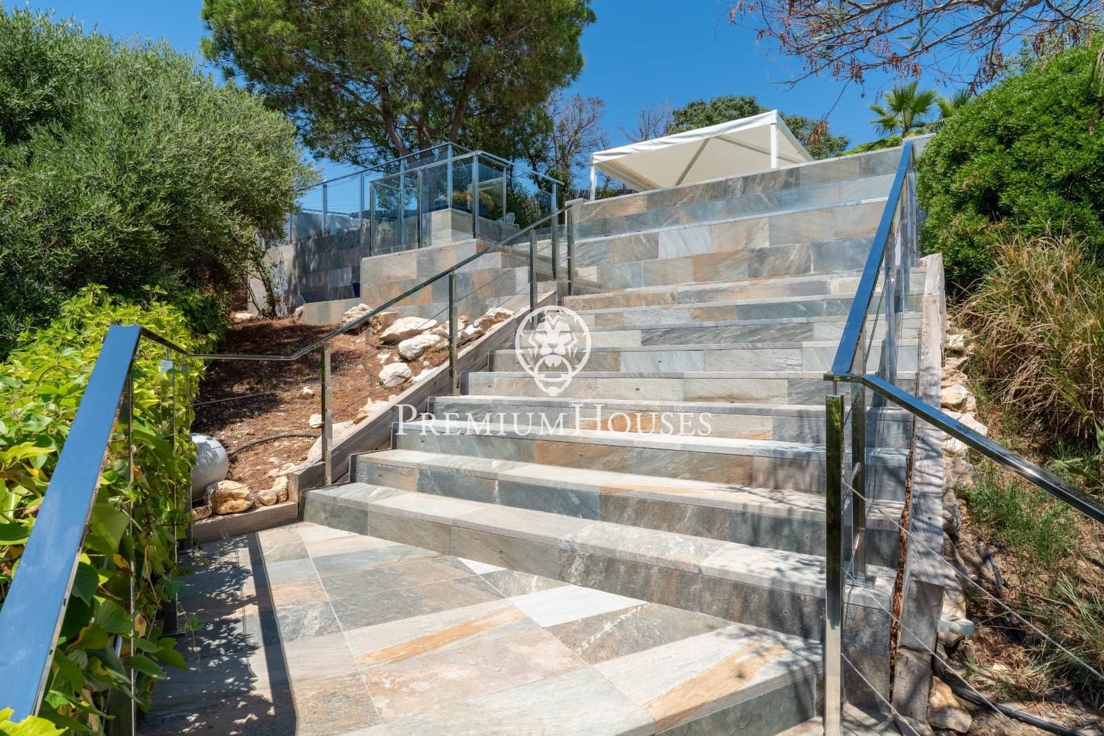 6 soveværelse Villa til salg i Sitges med swimmingpool garage - € 2.975.000 (Ref: 9152411)