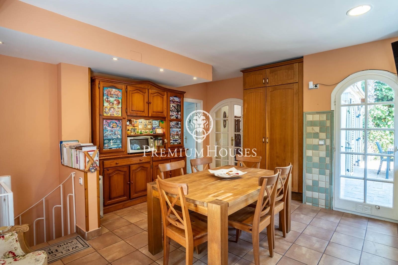 5 soveværelse Villa til salg i Vilafortuny med swimmingpool garage - € 595.000 (Ref: 9161209)