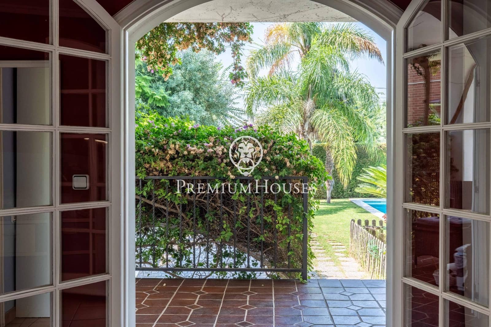 5 soveværelse Villa til salg i Vilafortuny med swimmingpool garage - € 595.000 (Ref: 9161209)