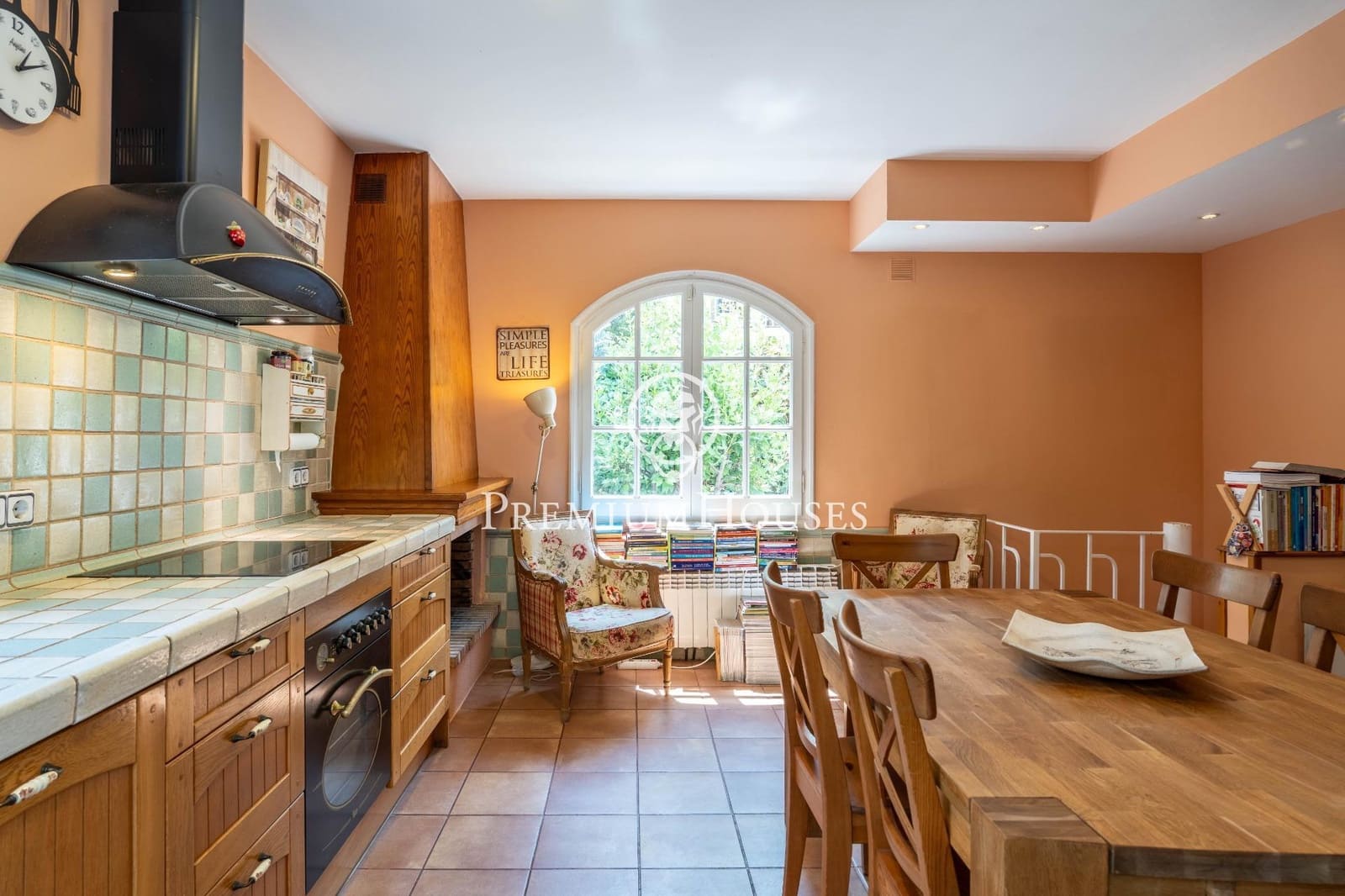 5 soveværelse Villa til salg i Vilafortuny med swimmingpool garage - € 595.000 (Ref: 9161209)