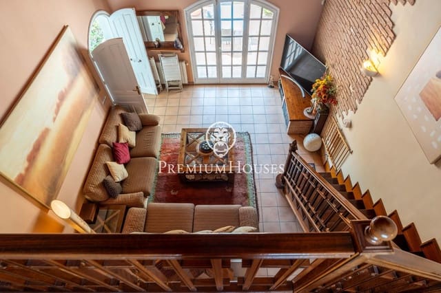 5 soverom Villa til salgs i Vilafortuny, Cambrils med svømmebasseng garasje - € 595 000 (Ref: 9161209)