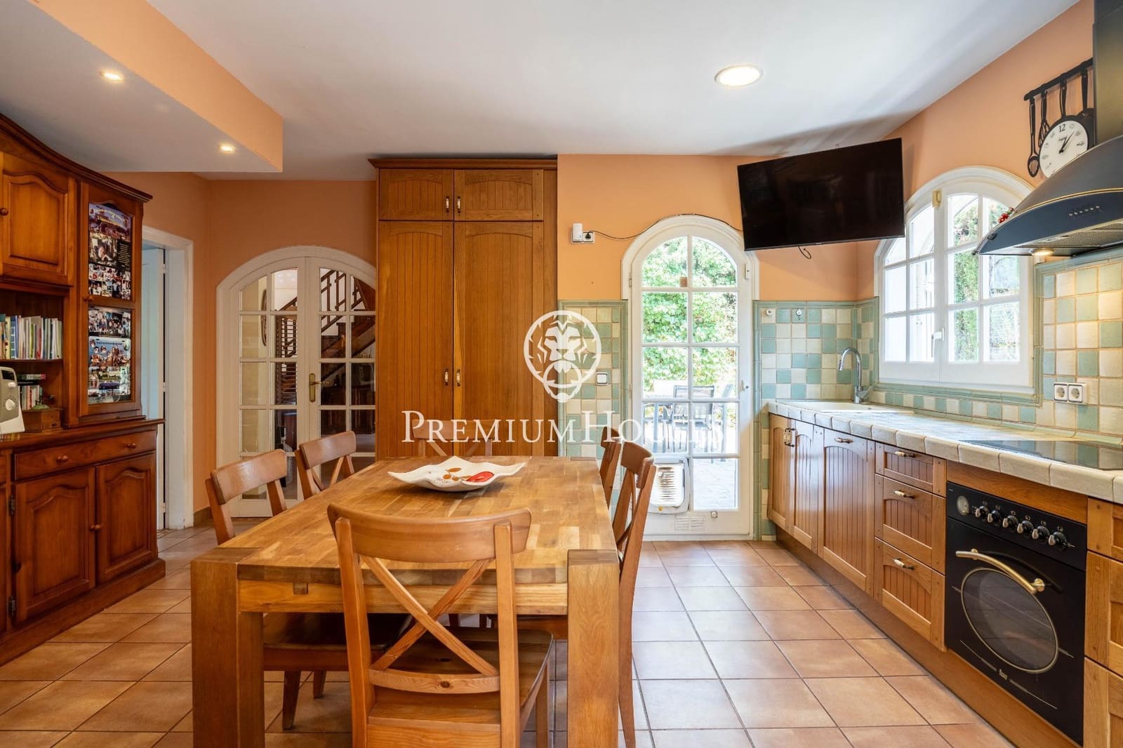 5 soveværelse Villa til salg i Vilafortuny med swimmingpool garage - € 595.000 (Ref: 9161209)