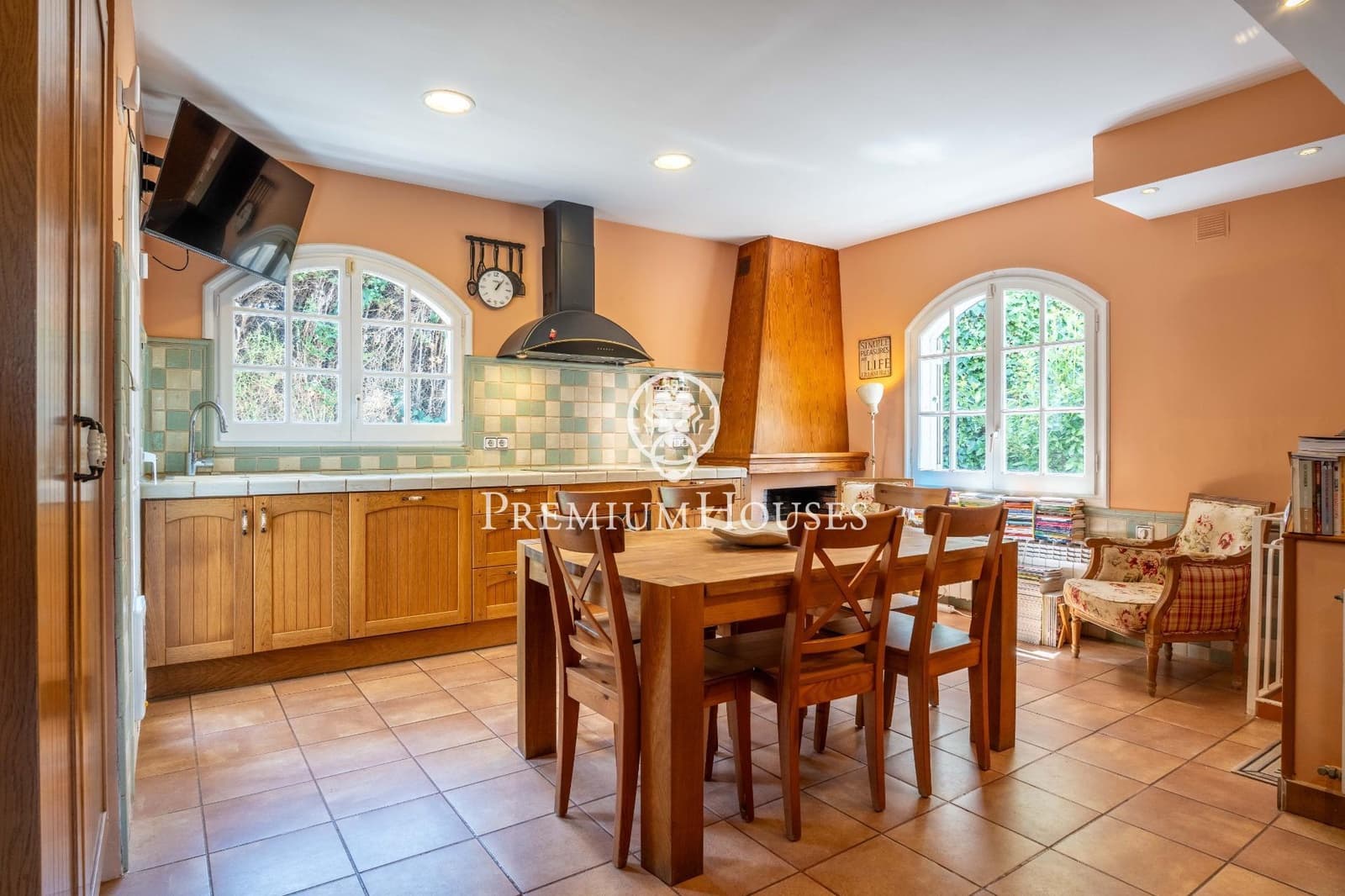 5 soveværelse Villa til salg i Vilafortuny med swimmingpool garage - € 595.000 (Ref: 9161209)