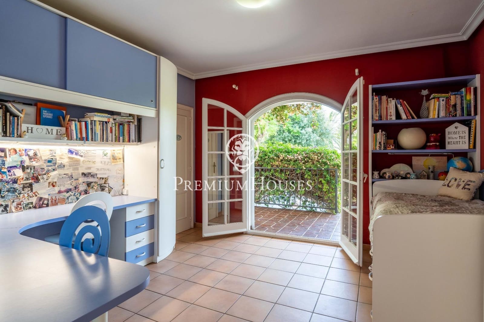 5 soveværelse Villa til salg i Vilafortuny med swimmingpool garage - € 595.000 (Ref: 9161209)