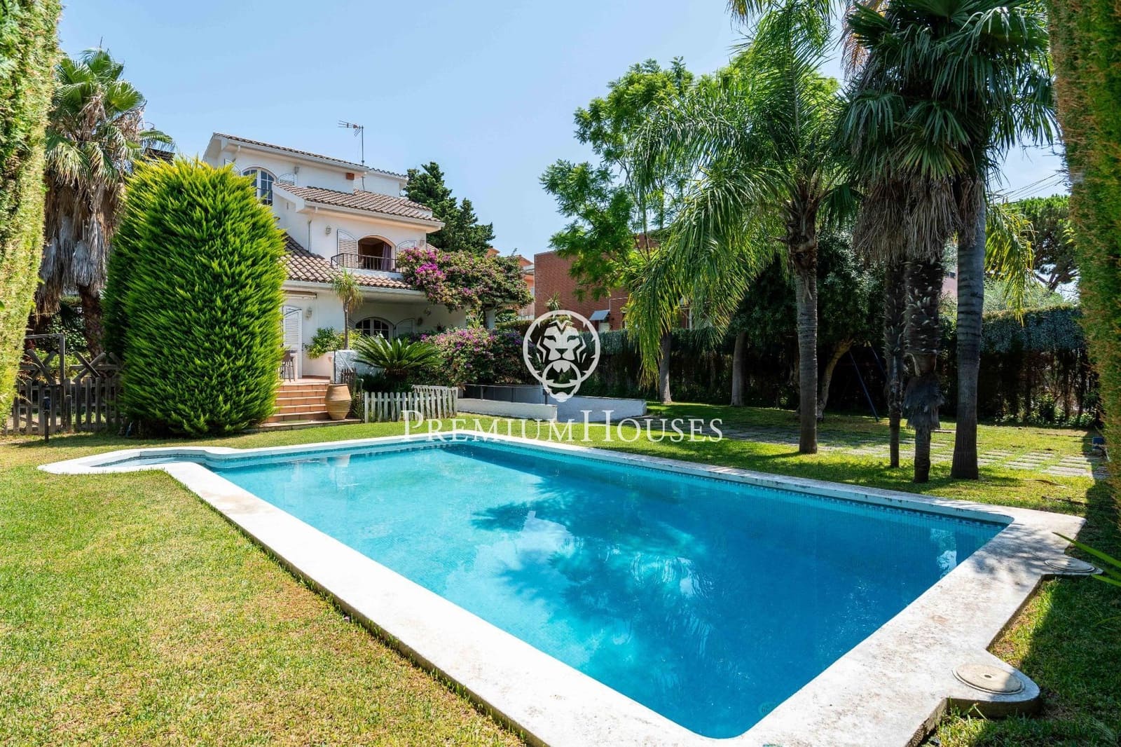 5 soveværelse Villa til salg i Vilafortuny med swimmingpool garage - € 595.000 (Ref: 9161209)