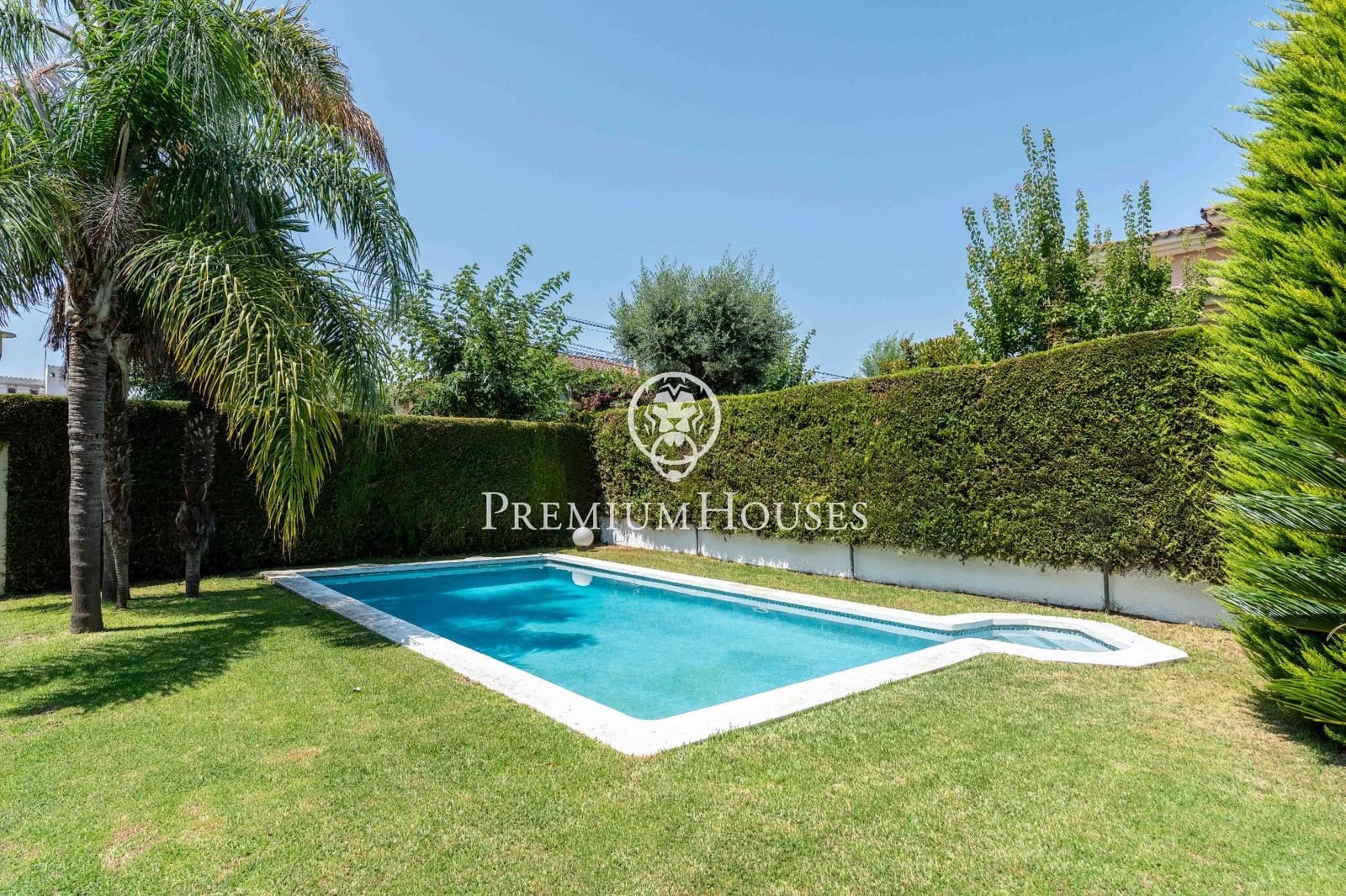 5 soveværelse Villa til salg i Vilafortuny med swimmingpool garage - € 595.000 (Ref: 9161209)