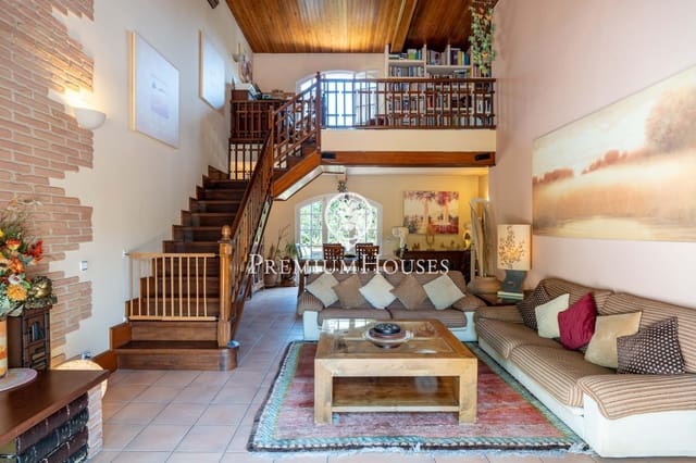 5 soverom Villa til salgs i Vilafortuny, Cambrils med svømmebasseng garasje - € 595 000 (Ref: 9161209)