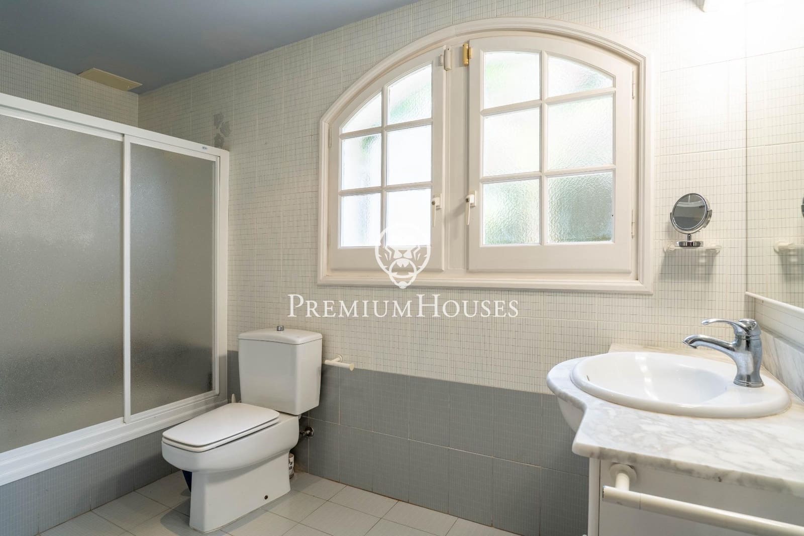 5 soveværelse Villa til salg i Vilafortuny med swimmingpool garage - € 595.000 (Ref: 9161209)