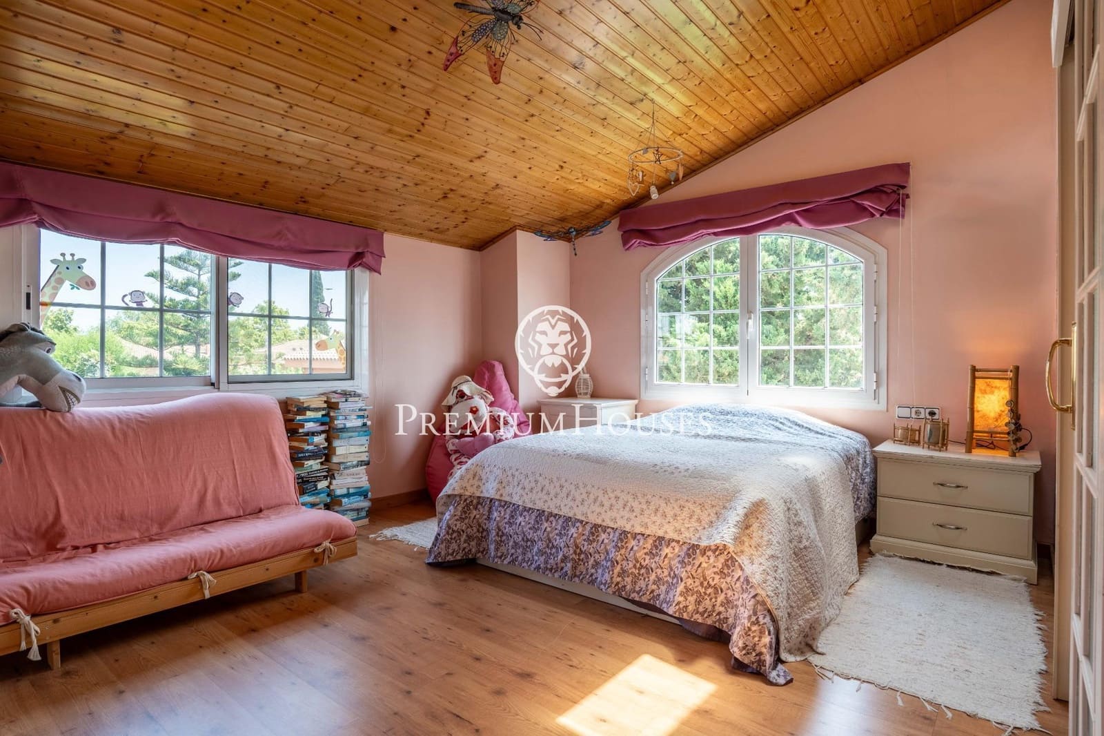 5 soveværelse Villa til salg i Vilafortuny med swimmingpool garage - € 595.000 (Ref: 9161209)