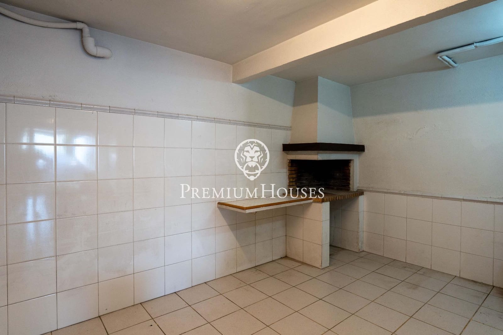 5 soveværelse Villa til salg i Vilafortuny med swimmingpool garage - € 595.000 (Ref: 9161209)