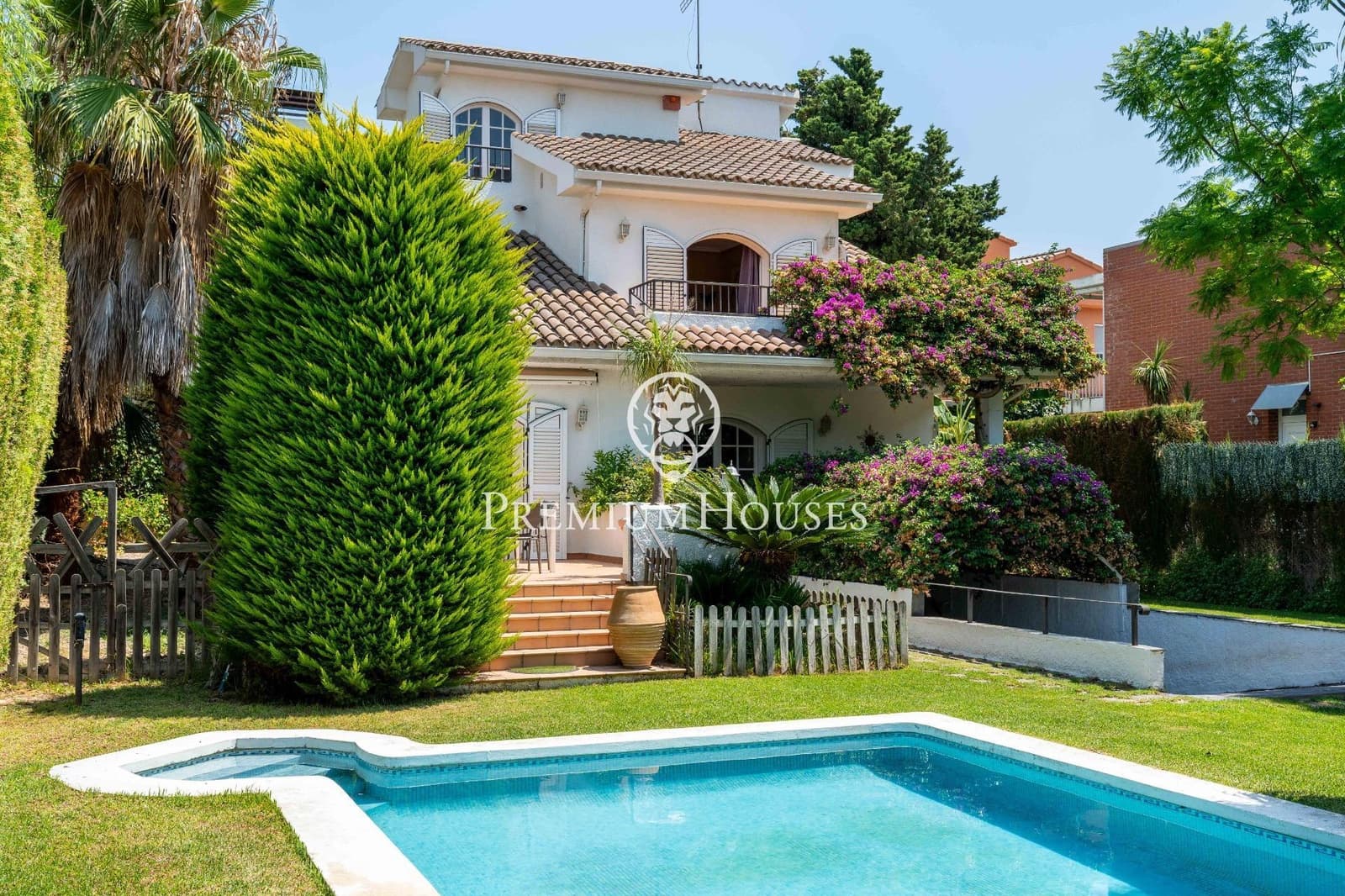 5 soveværelse Villa til salg i Vilafortuny med swimmingpool garage - € 595.000 (Ref: 9161209)