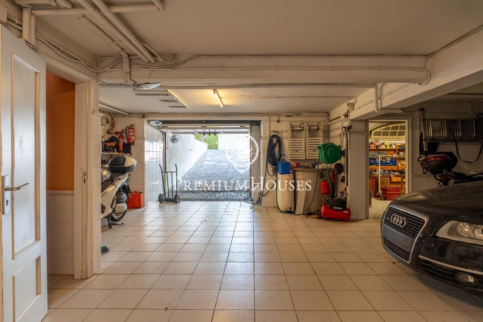 5 soveværelse Villa til salg i Vilafortuny med swimmingpool garage - € 595.000 (Ref: 9161209)