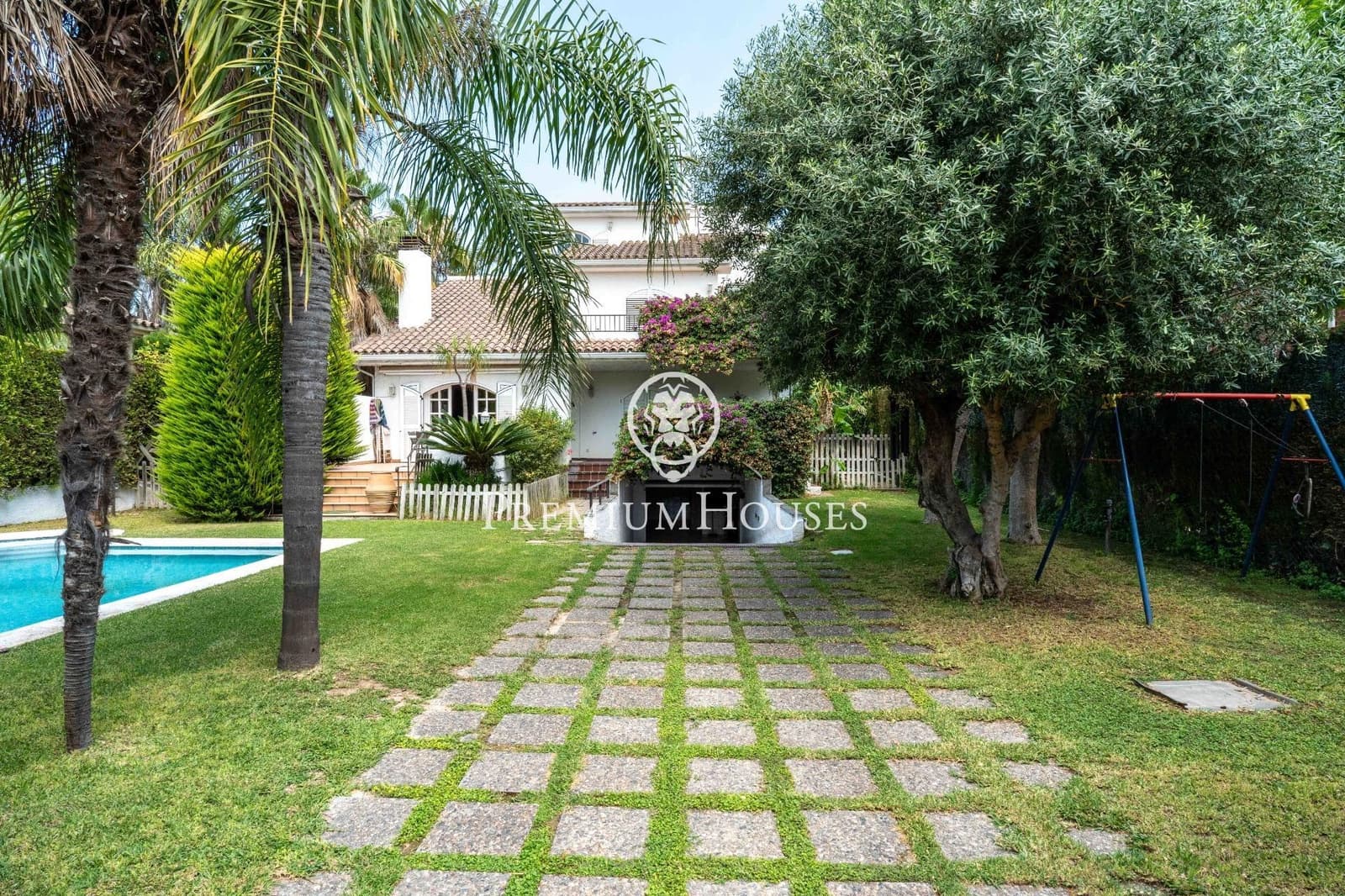 5 soveværelse Villa til salg i Vilafortuny med swimmingpool garage - € 595.000 (Ref: 9161209)