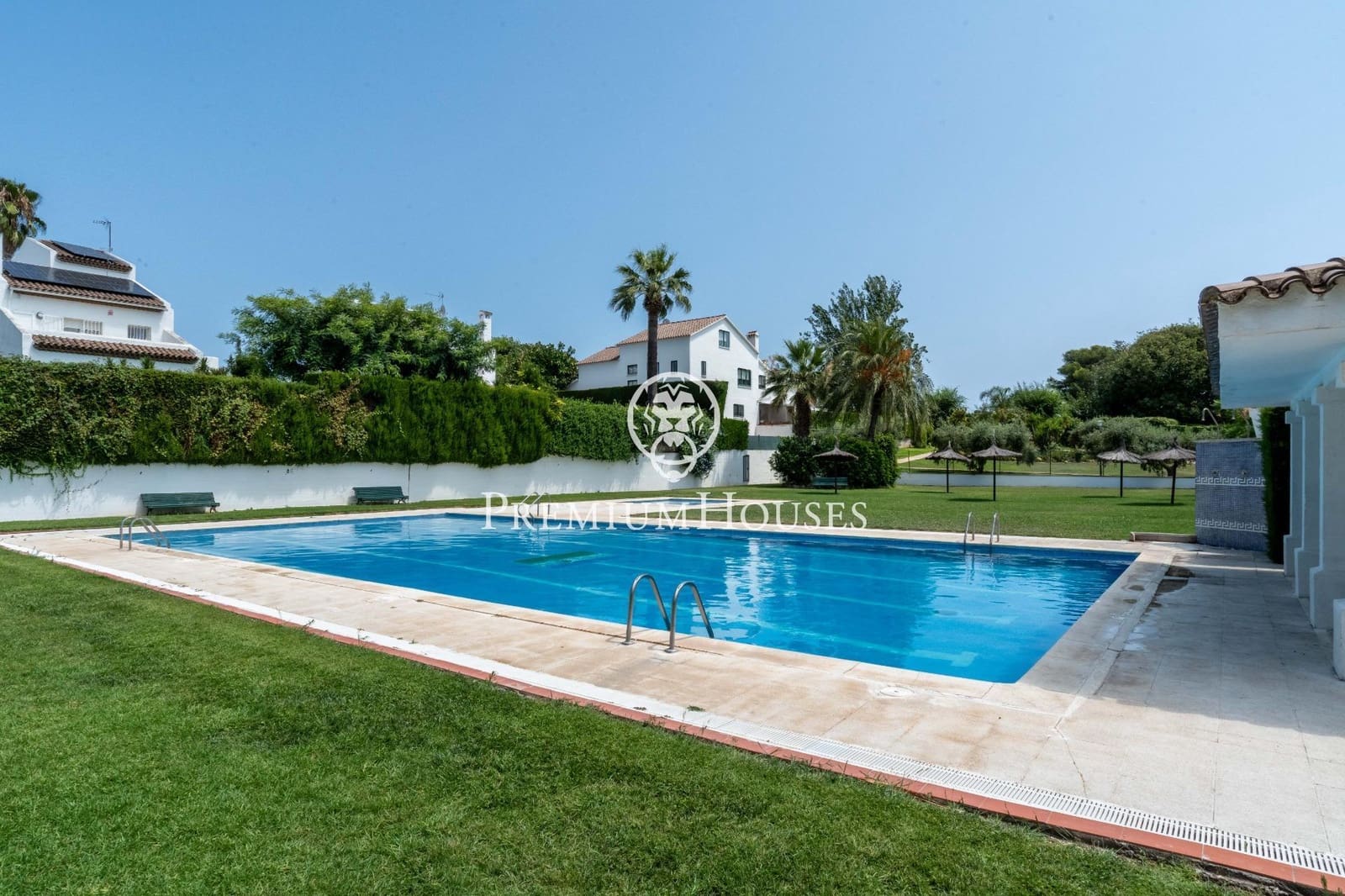 5 soveværelse Villa til salg i Vilafortuny med swimmingpool garage - € 595.000 (Ref: 9161209)