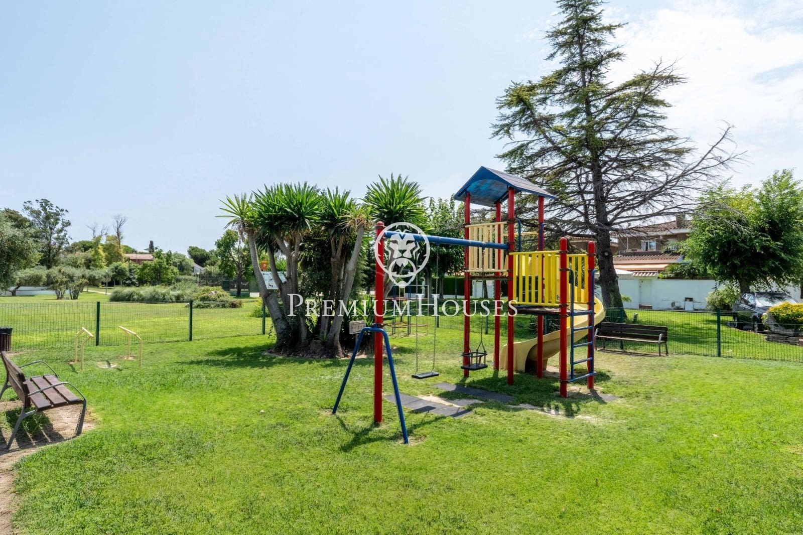 5 soveværelse Villa til salg i Vilafortuny med swimmingpool garage - € 595.000 (Ref: 9161209)