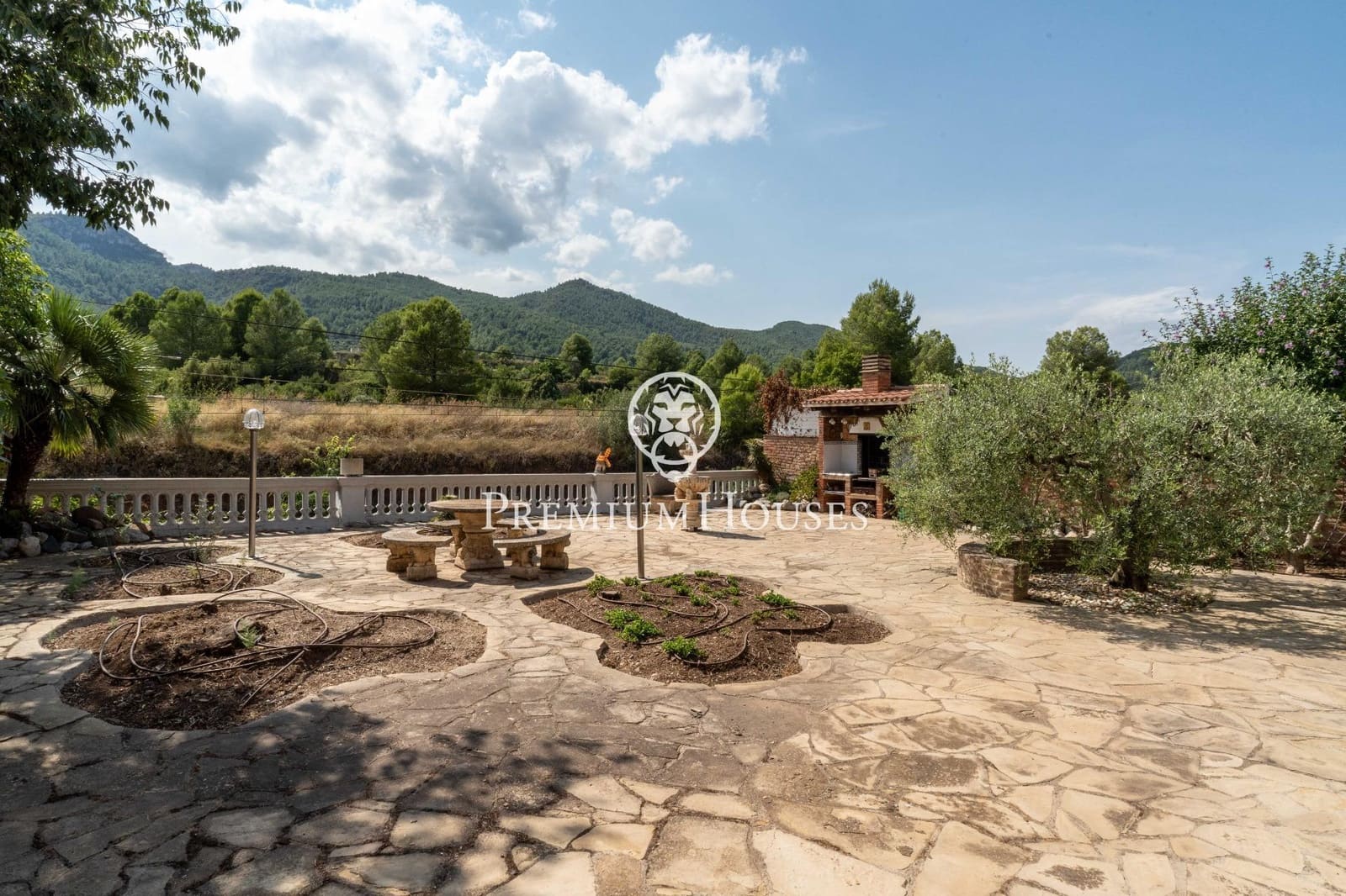 5 soverom Hus til salgs i Vilaverd med garasje - € 289 000 (Ref: 9163974)