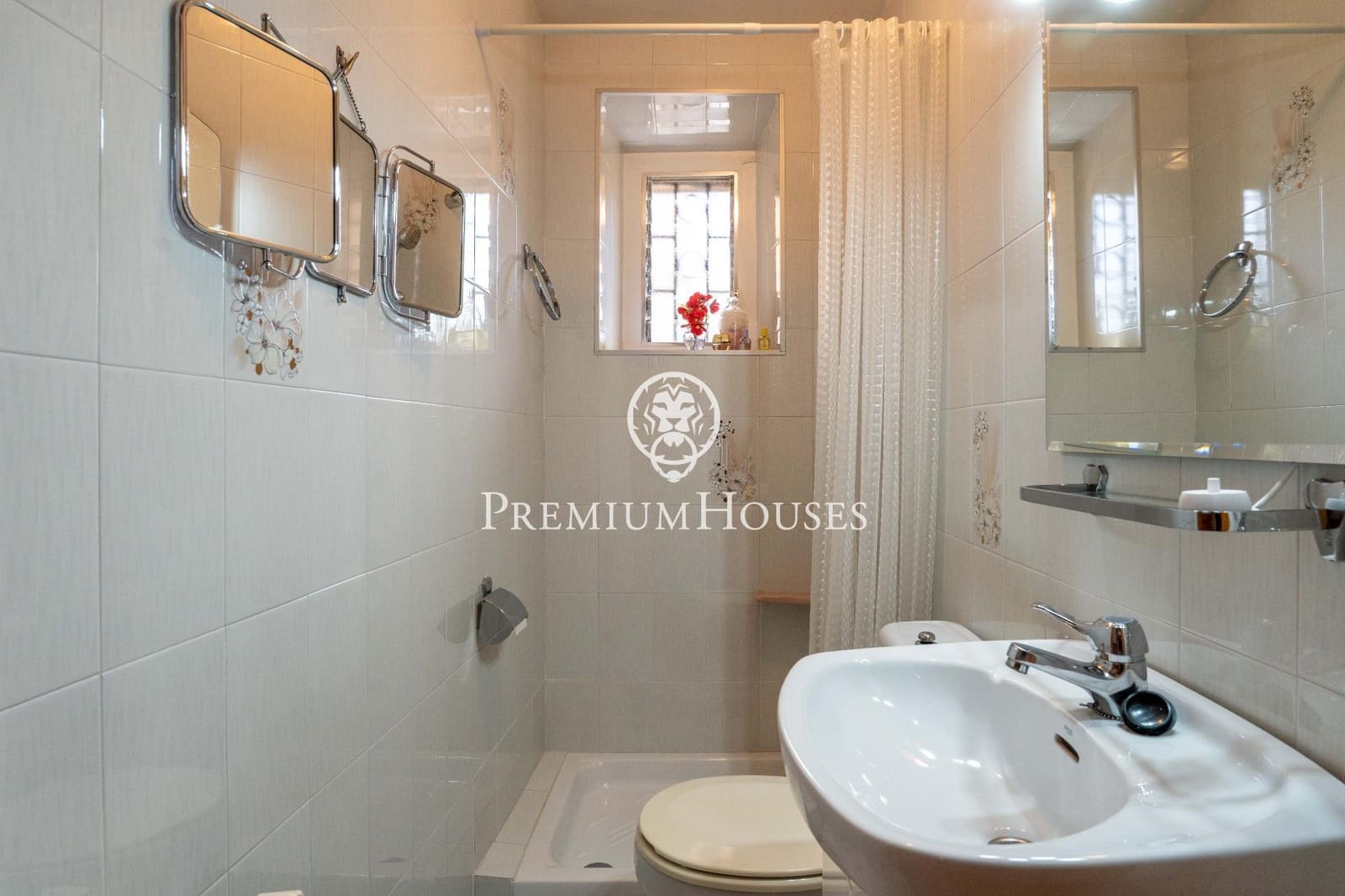 5 soverom Hus til salgs i Vilaverd med garasje - € 289 000 (Ref: 9163974)