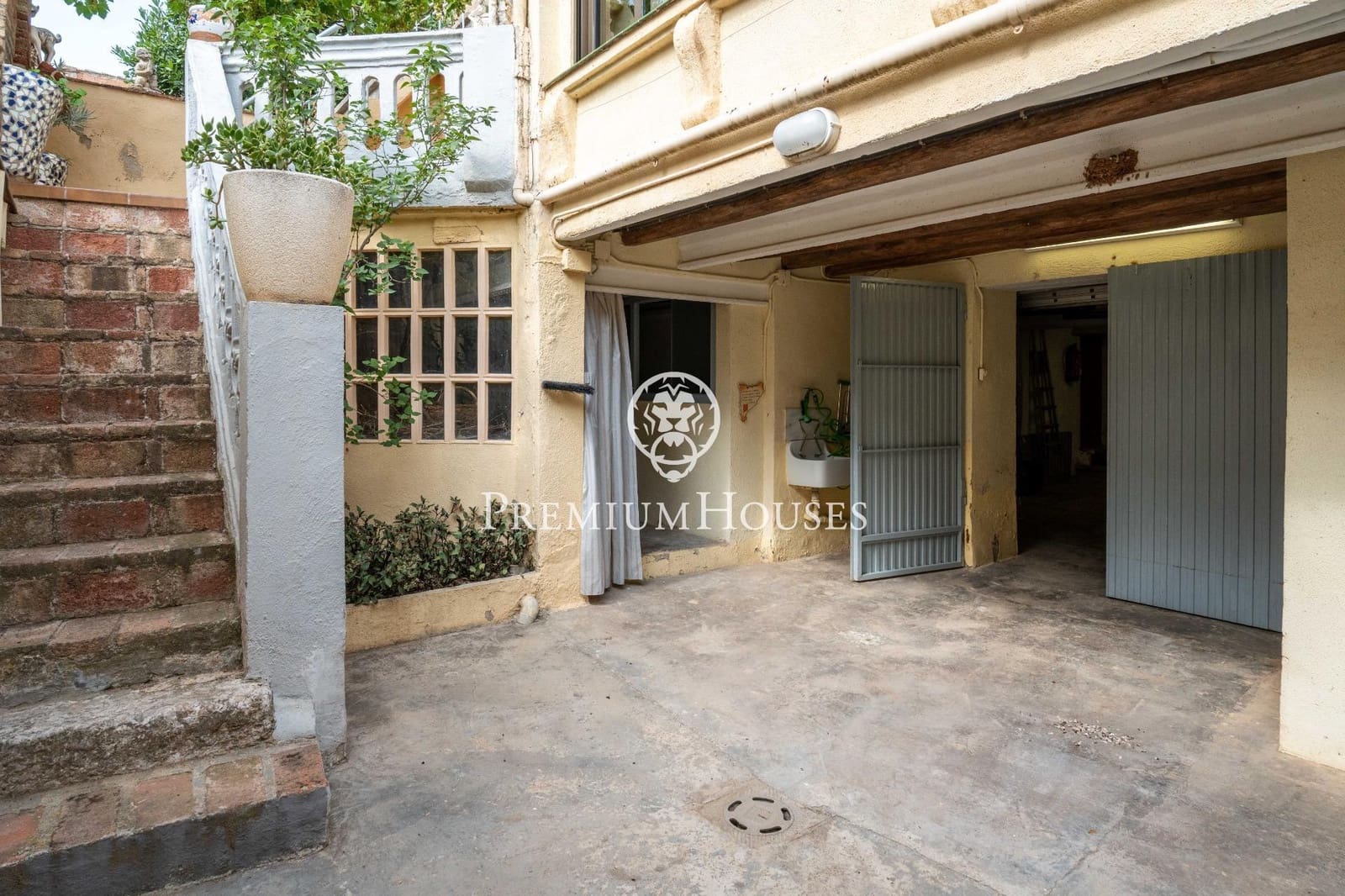 5 soverom Hus til salgs i Vilaverd med garasje - € 289 000 (Ref: 9163974)