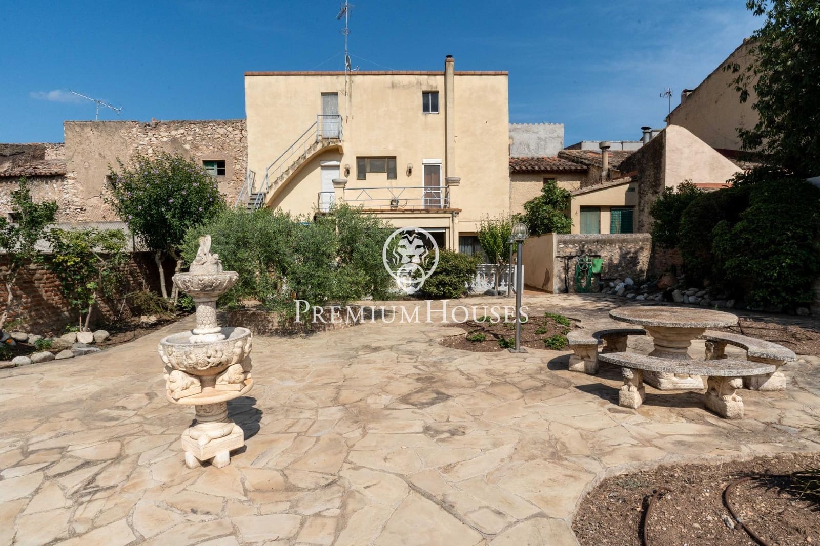 5 soverom Hus til salgs i Vilaverd med garasje - € 289 000 (Ref: 9163974)