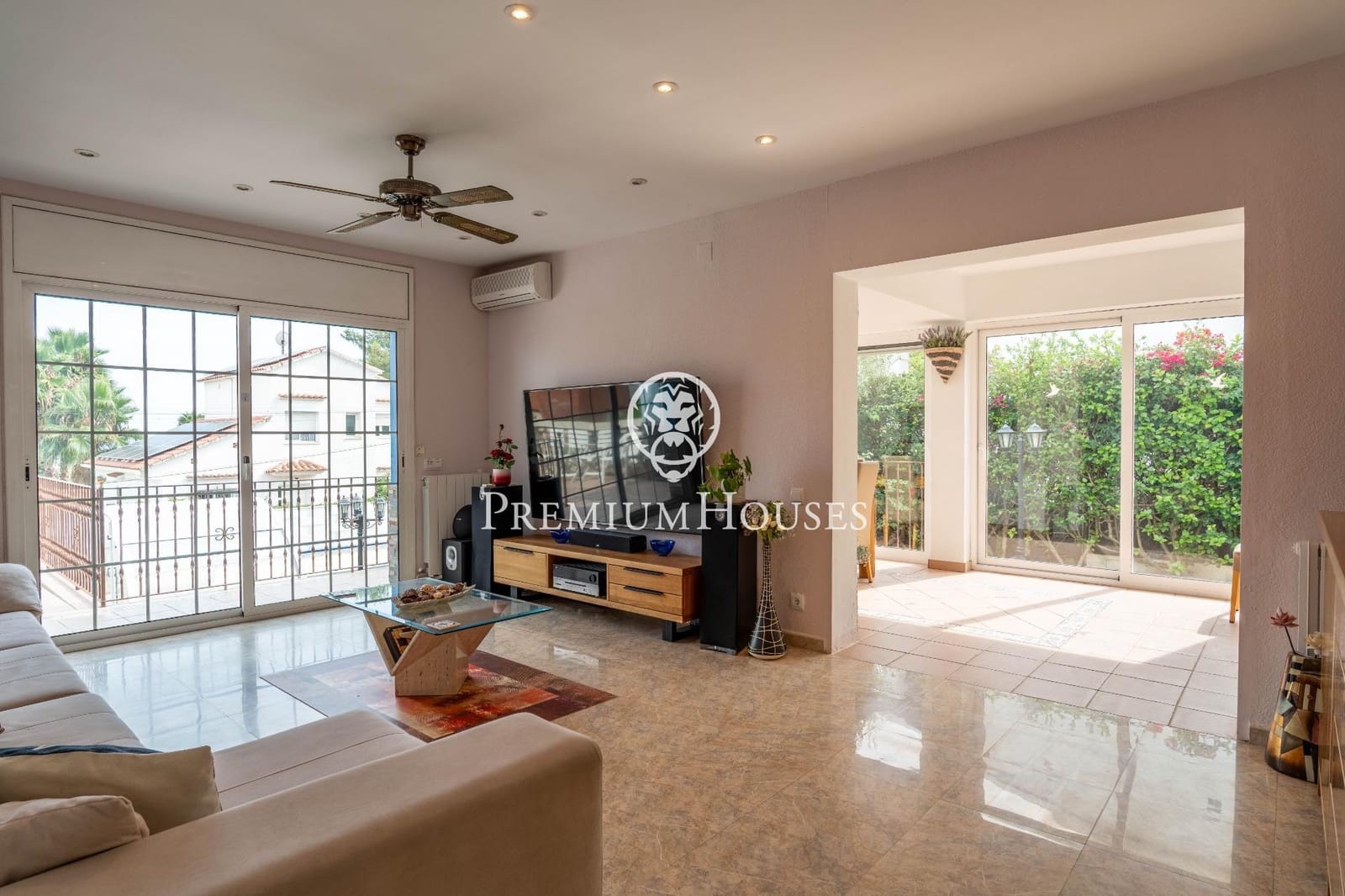 5 soveværelse Villa til salg i Sitges med swimmingpool - € 1.440.000 (Ref: 9169707)